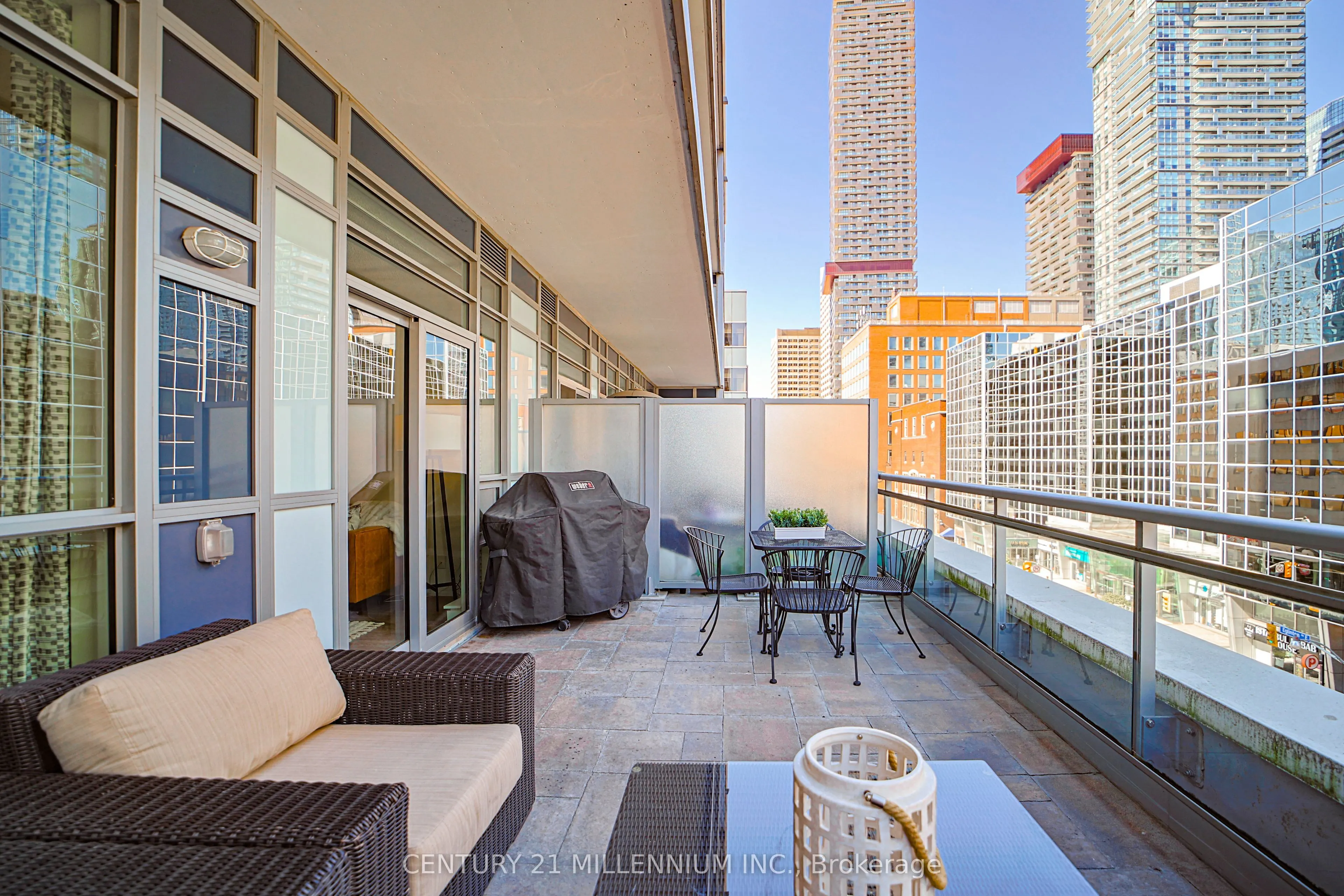 89 Dunfield Avenue, #405
