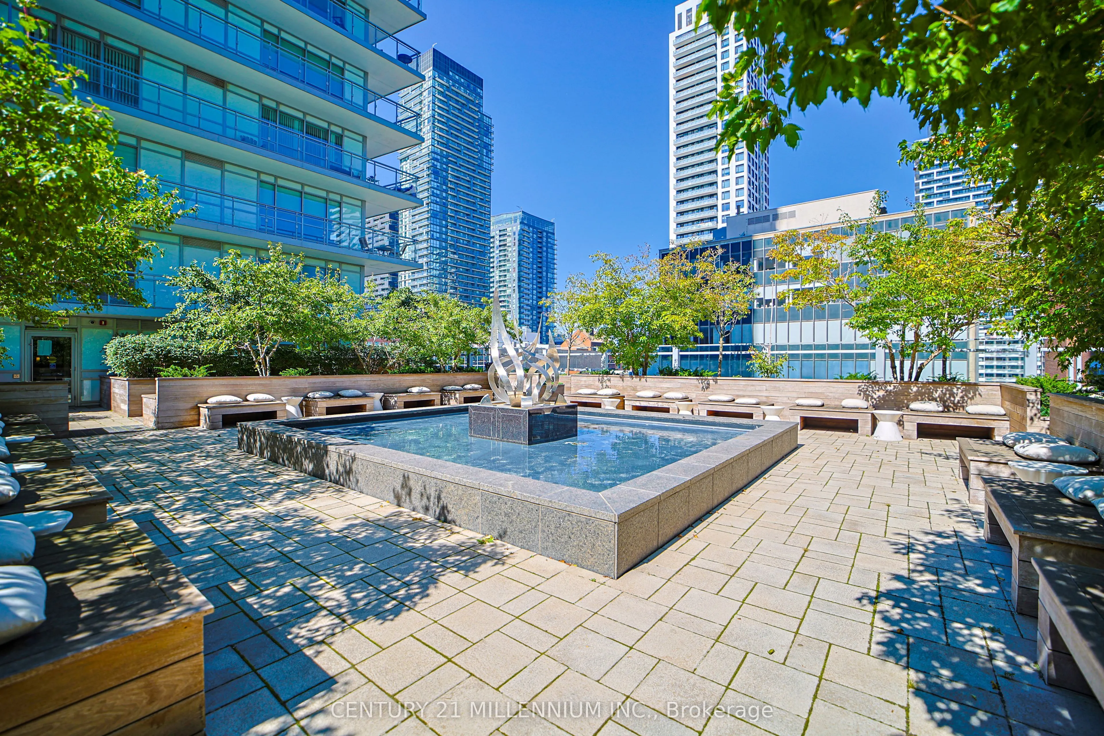 89 Dunfield Avenue, #405