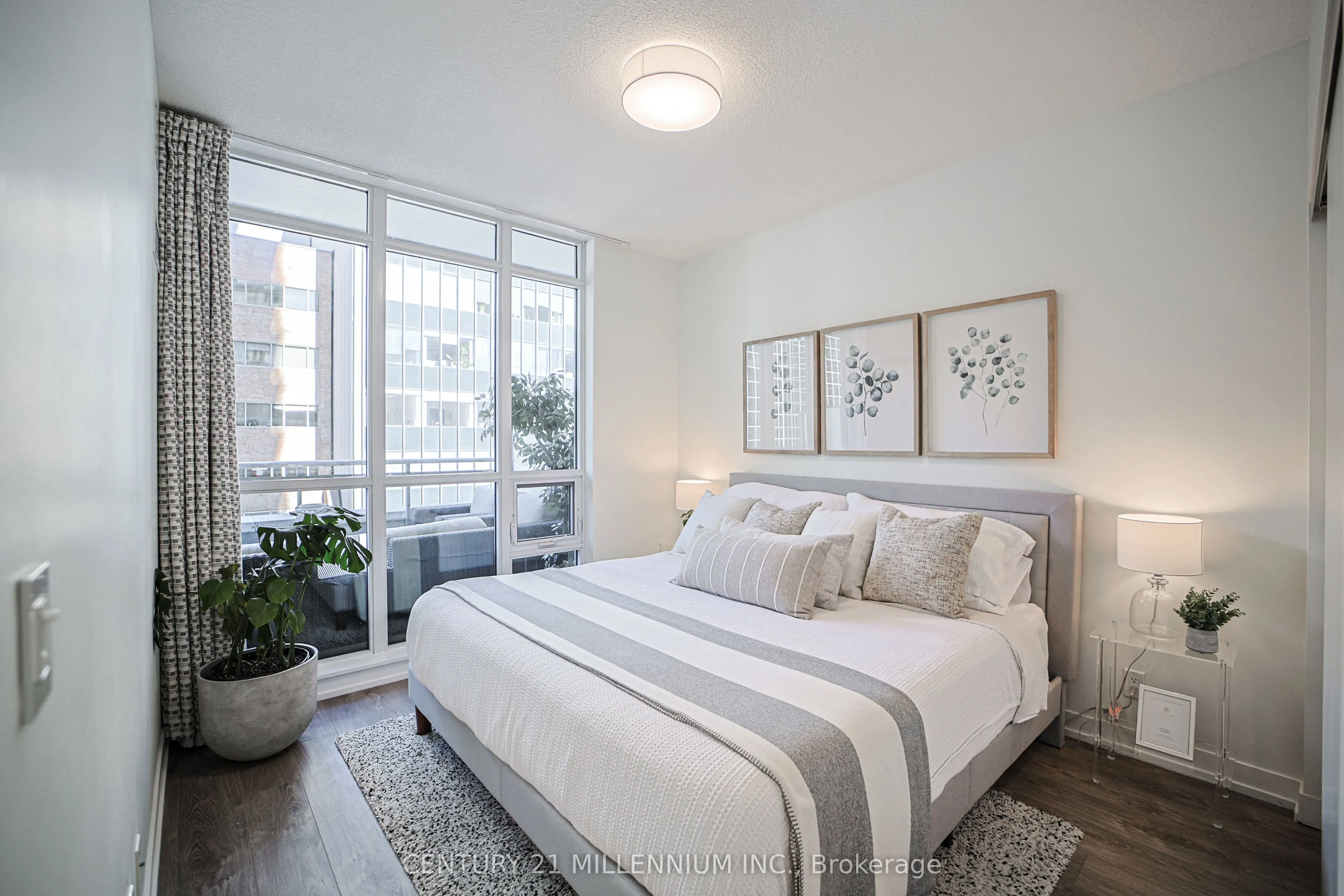 89 Dunfield Avenue, #405