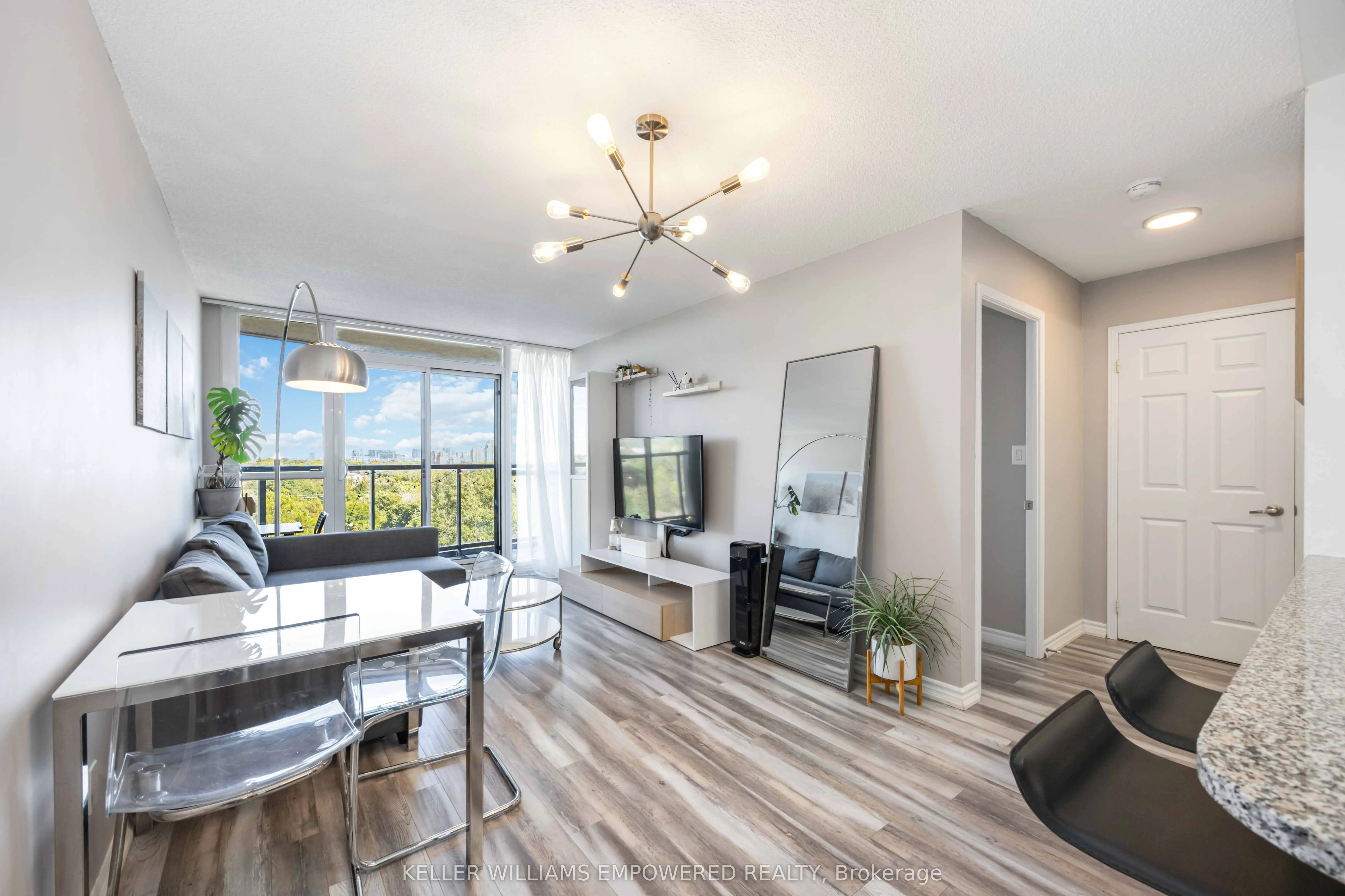 35 Hollywood Avenue, #1123