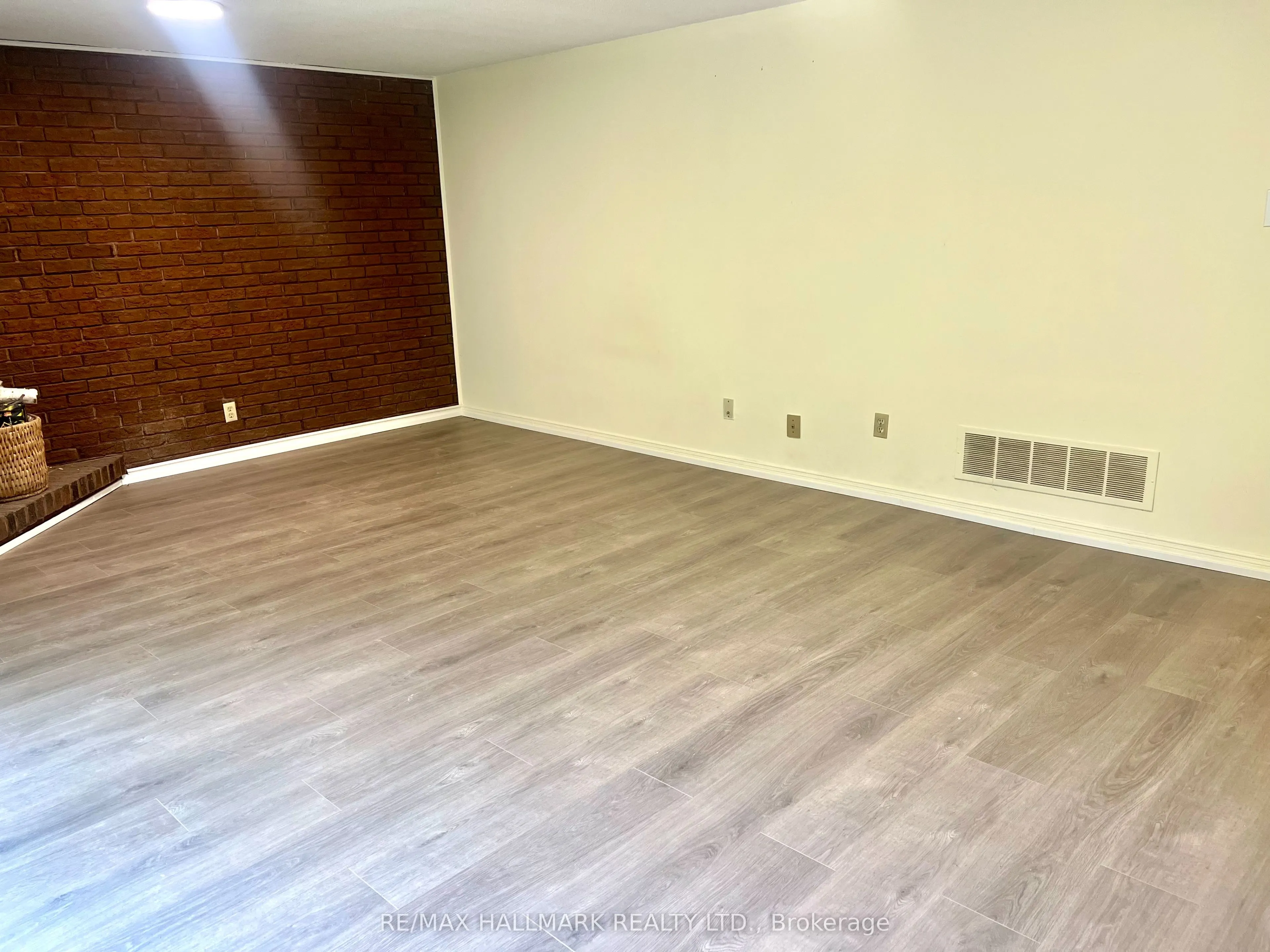 1 Red Maple Court, #33