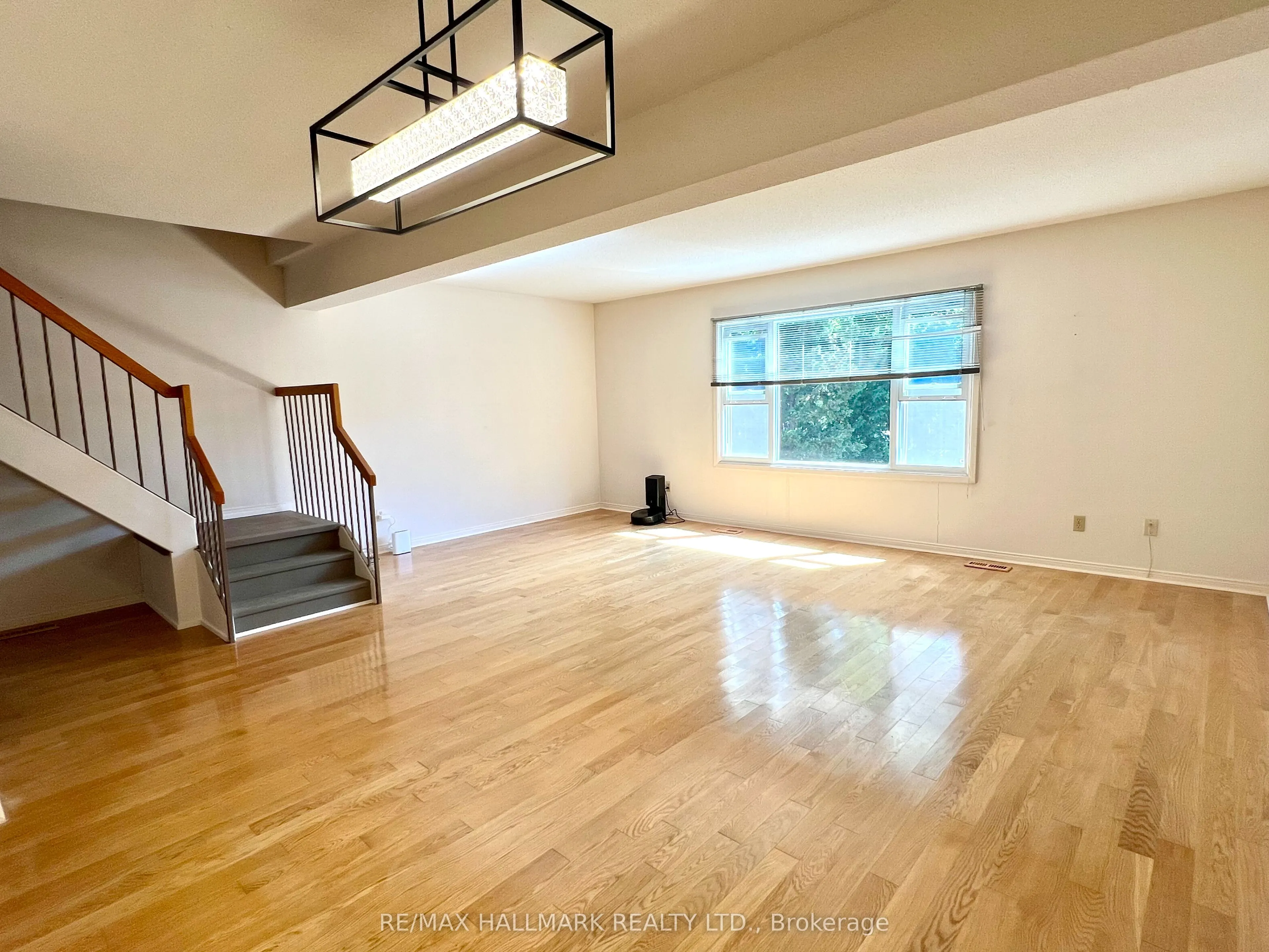 1 Red Maple Court, #33