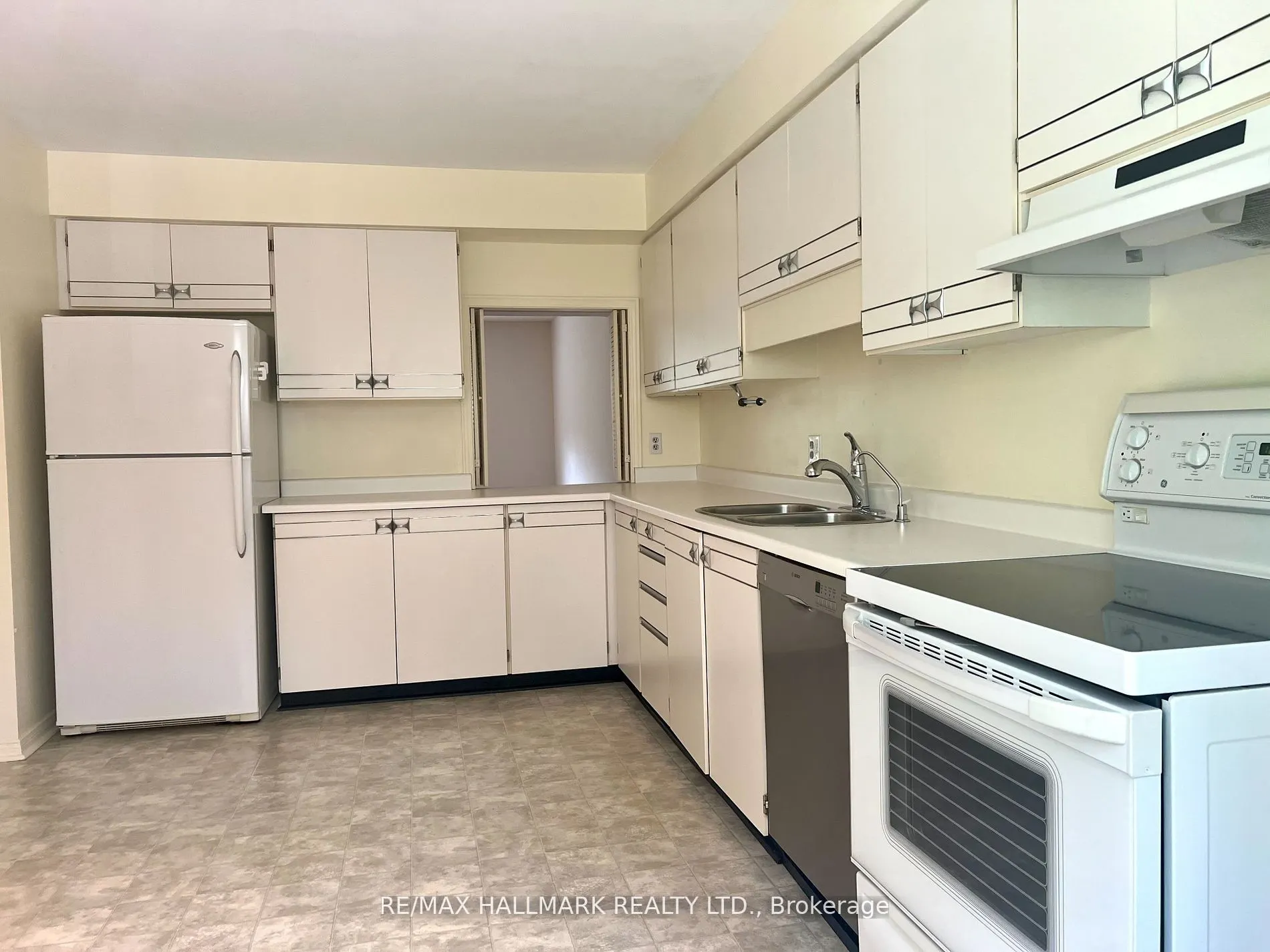 1 Red Maple Court, #33