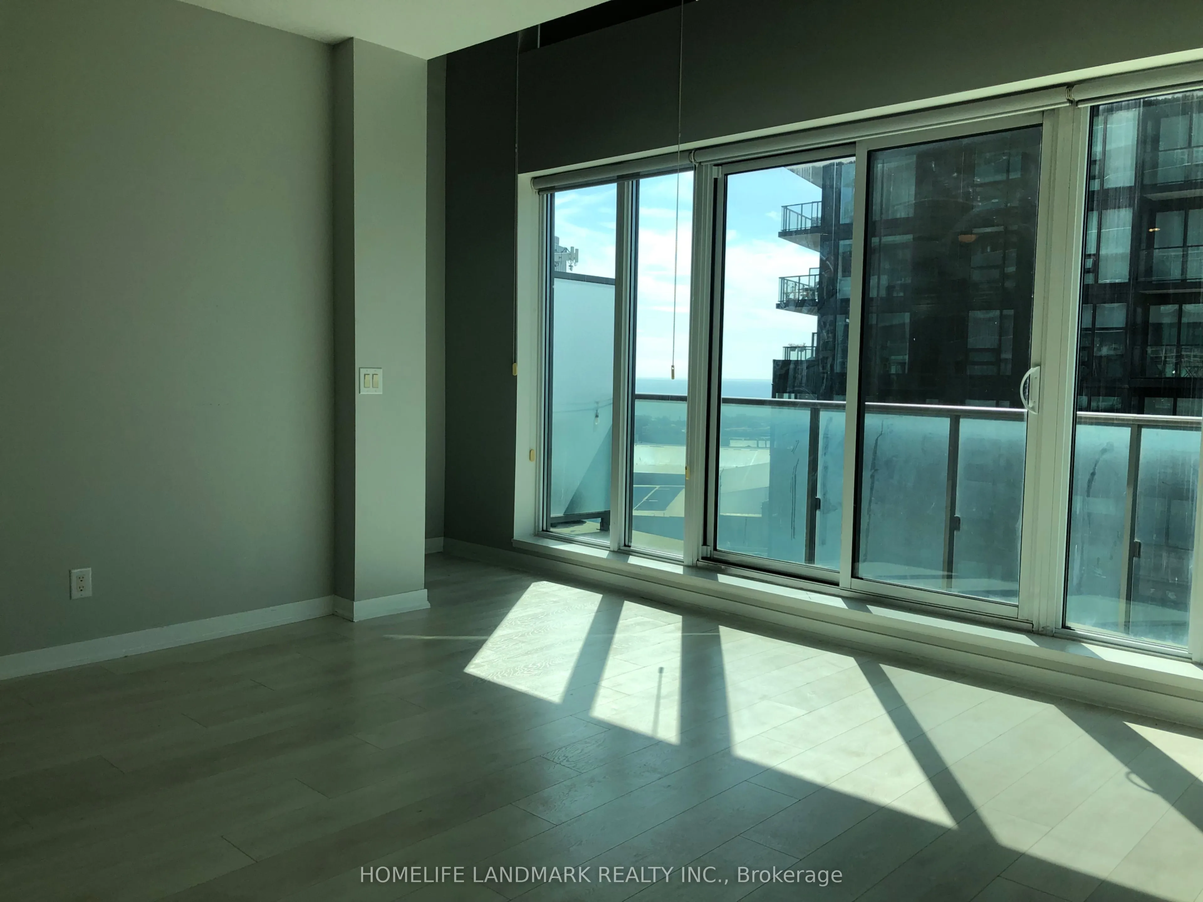 150 East Liberty Street, #1812