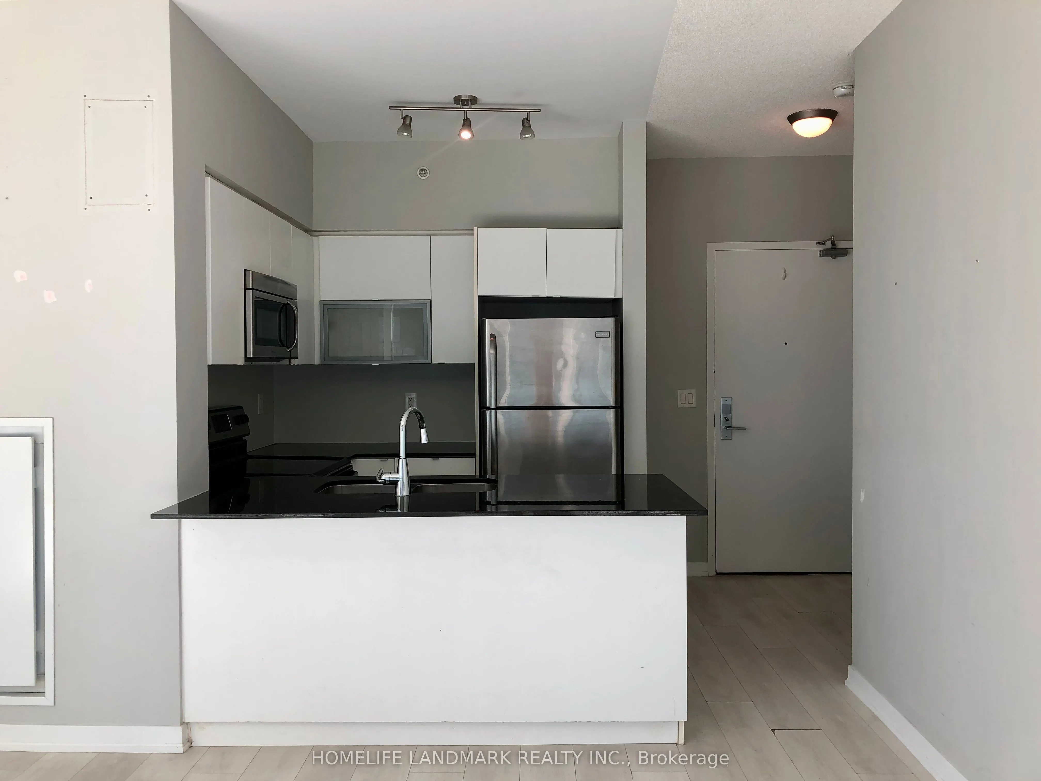 150 East Liberty Street, #1812