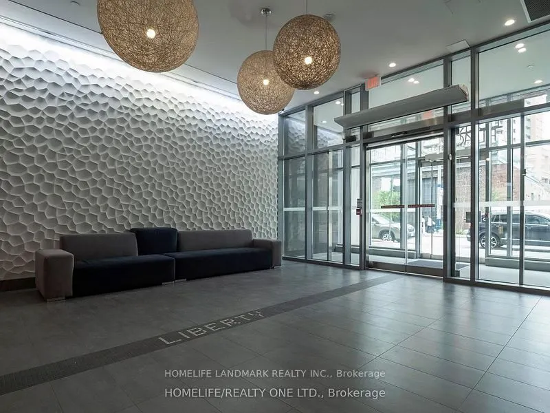 150 East Liberty Street, #1812