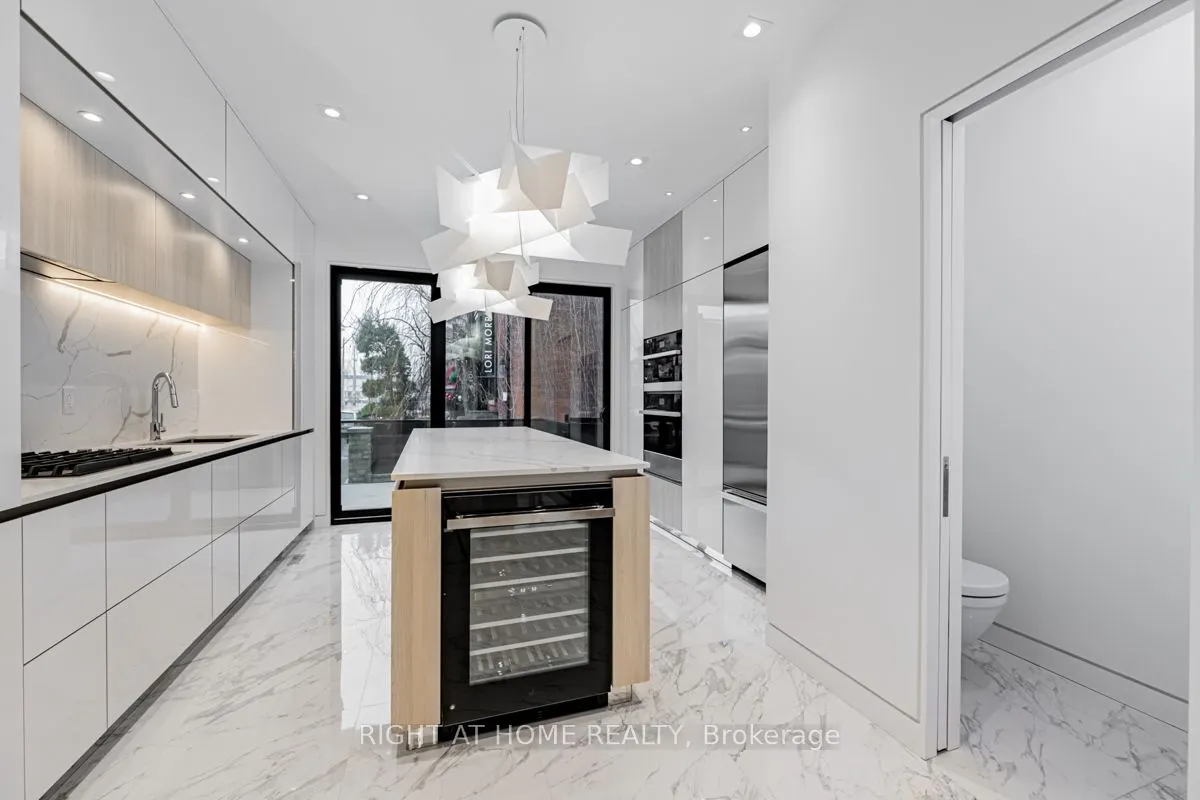 677 Huron Street