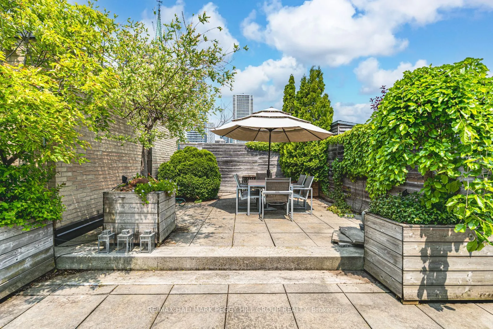 80 Front Street E, #824