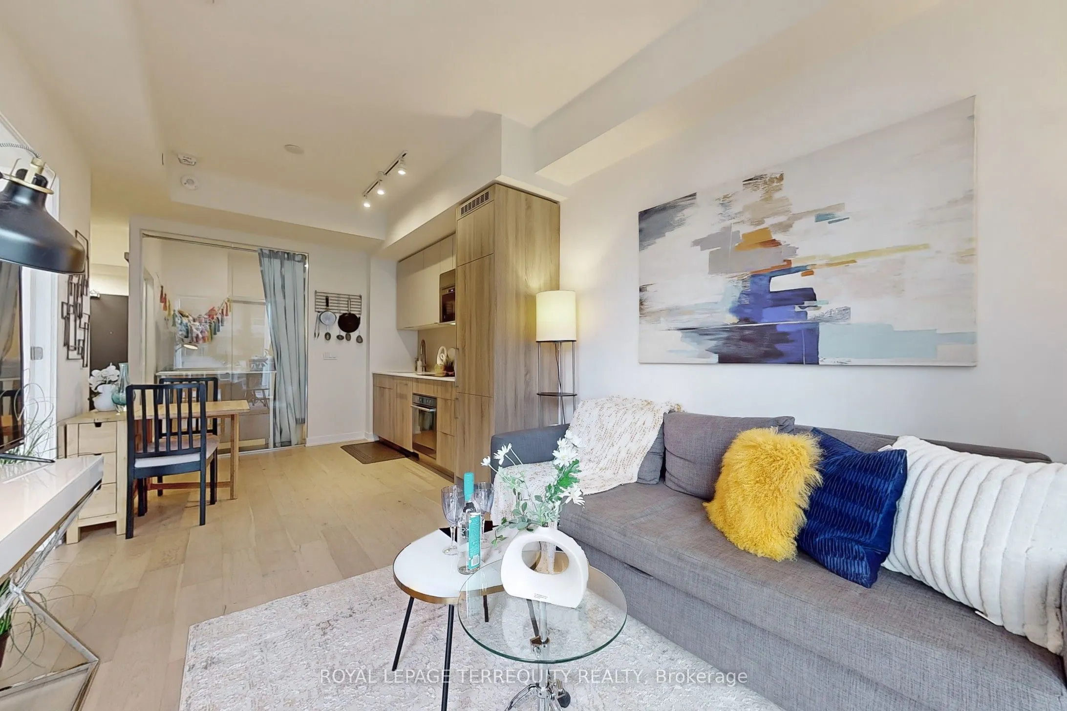840 St Clair Avenue W, #612