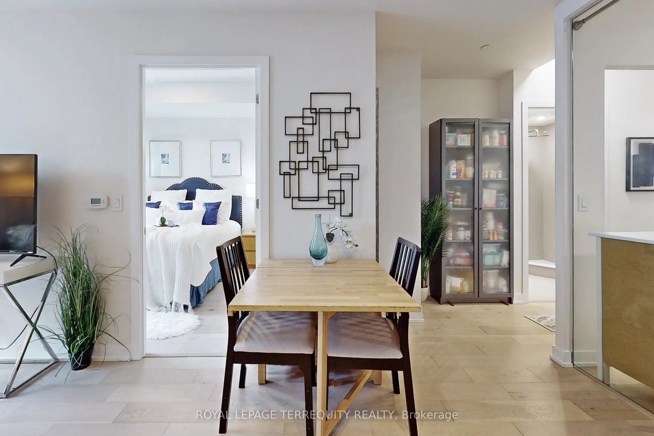 840 St Clair Avenue W, #612