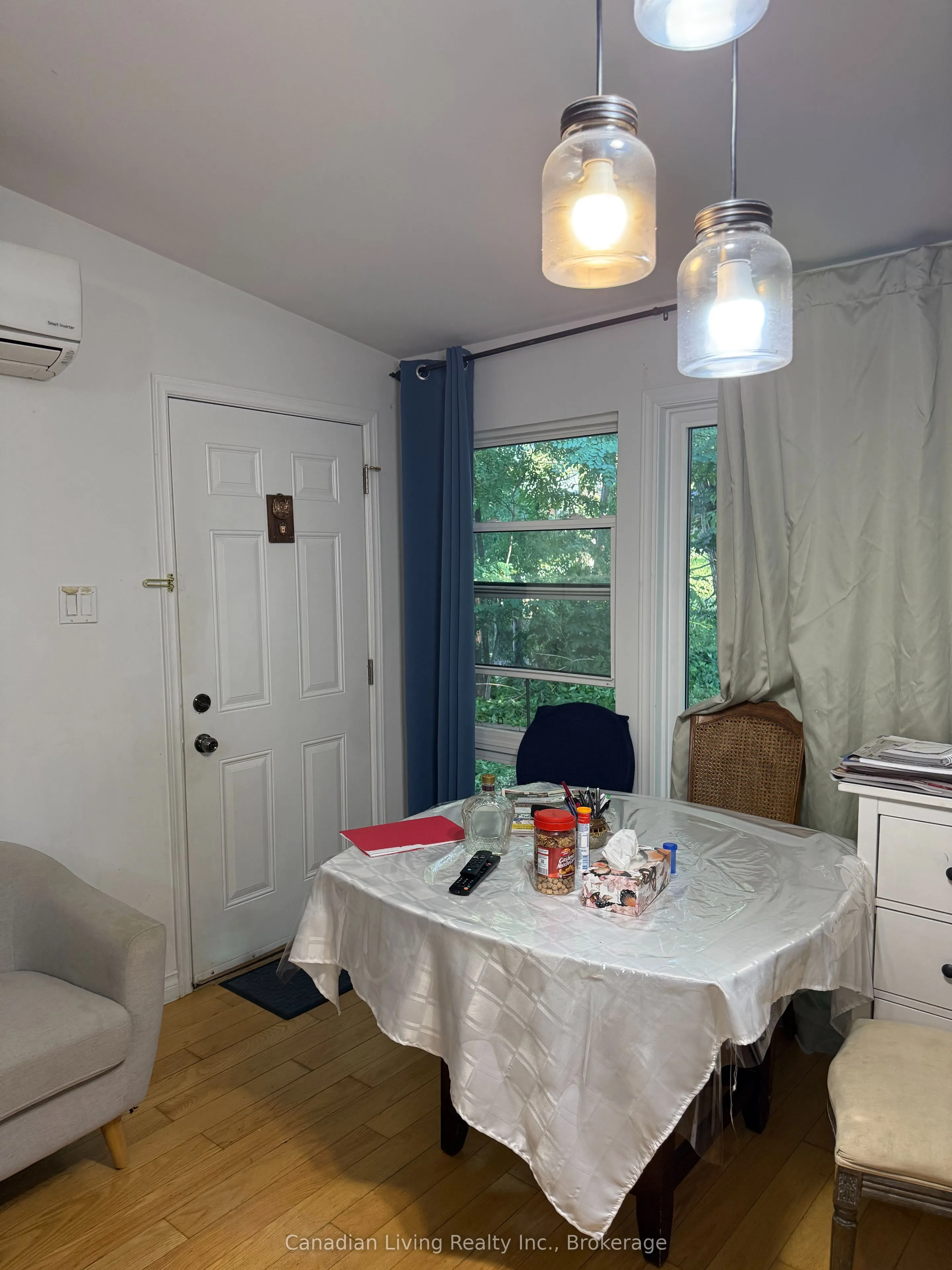 143 Steeles Avenue E