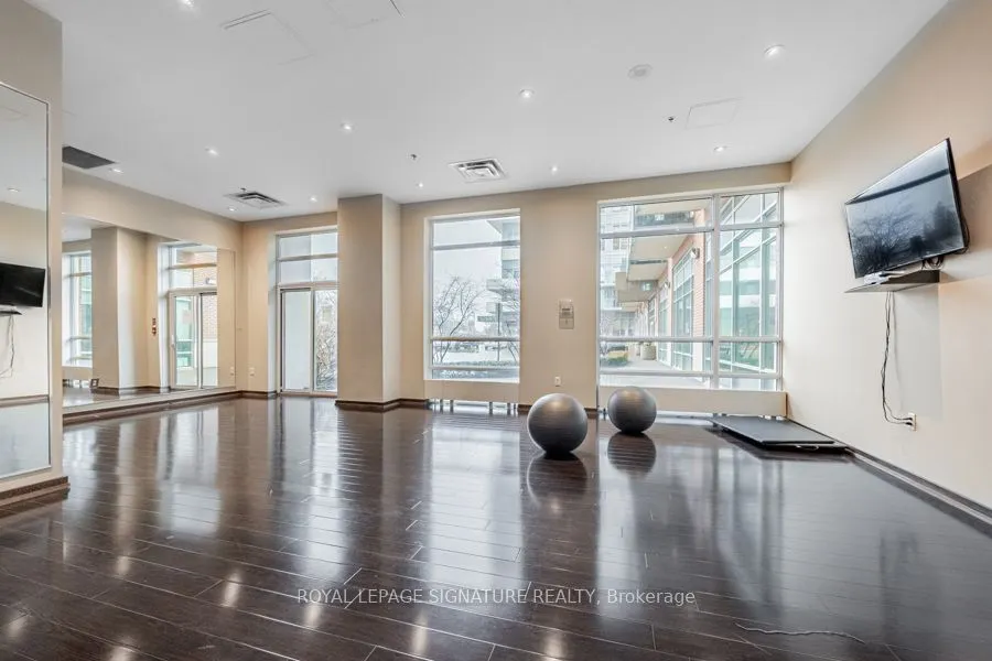 215 Queen Street W, #1805