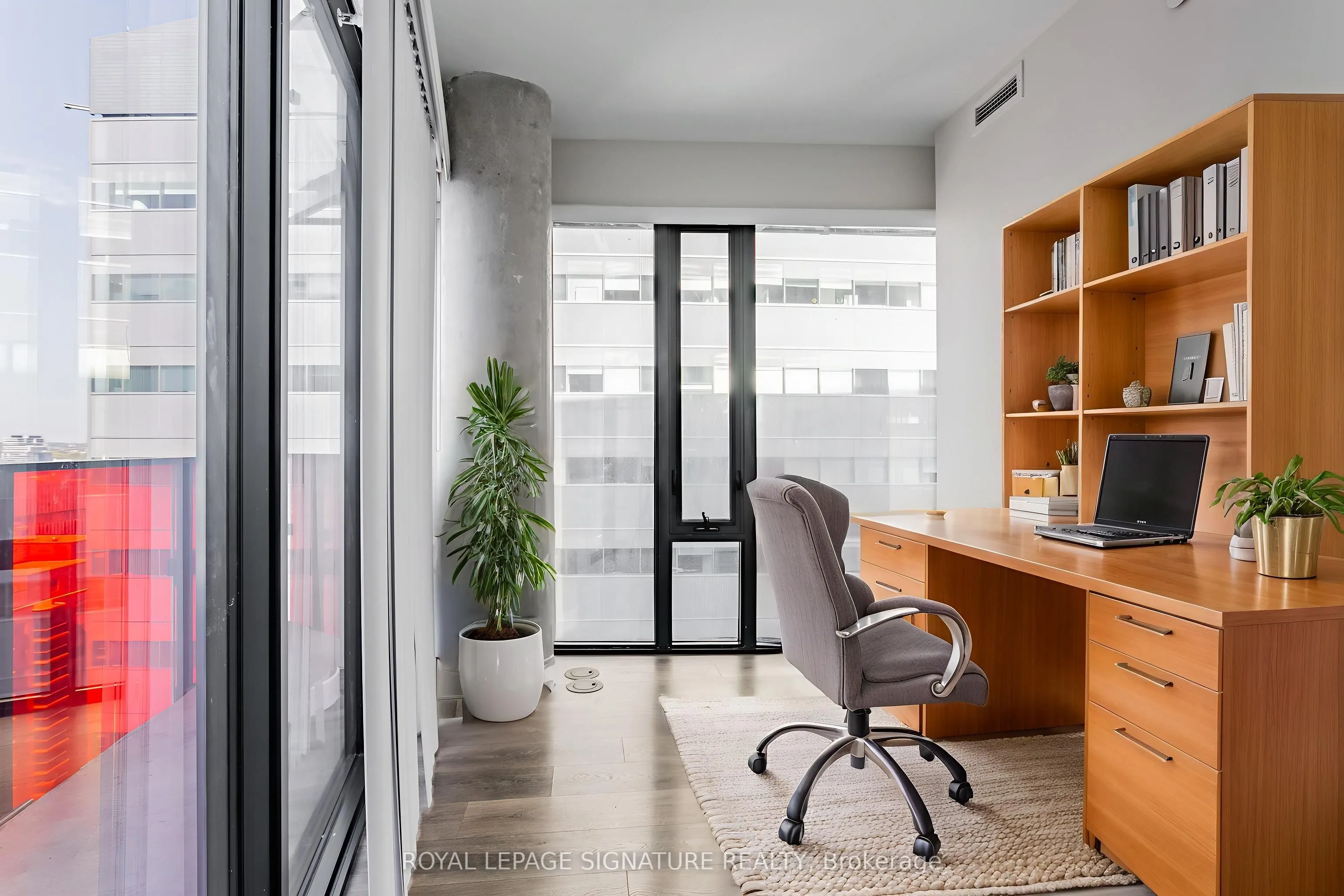 215 Queen Street W, #1805