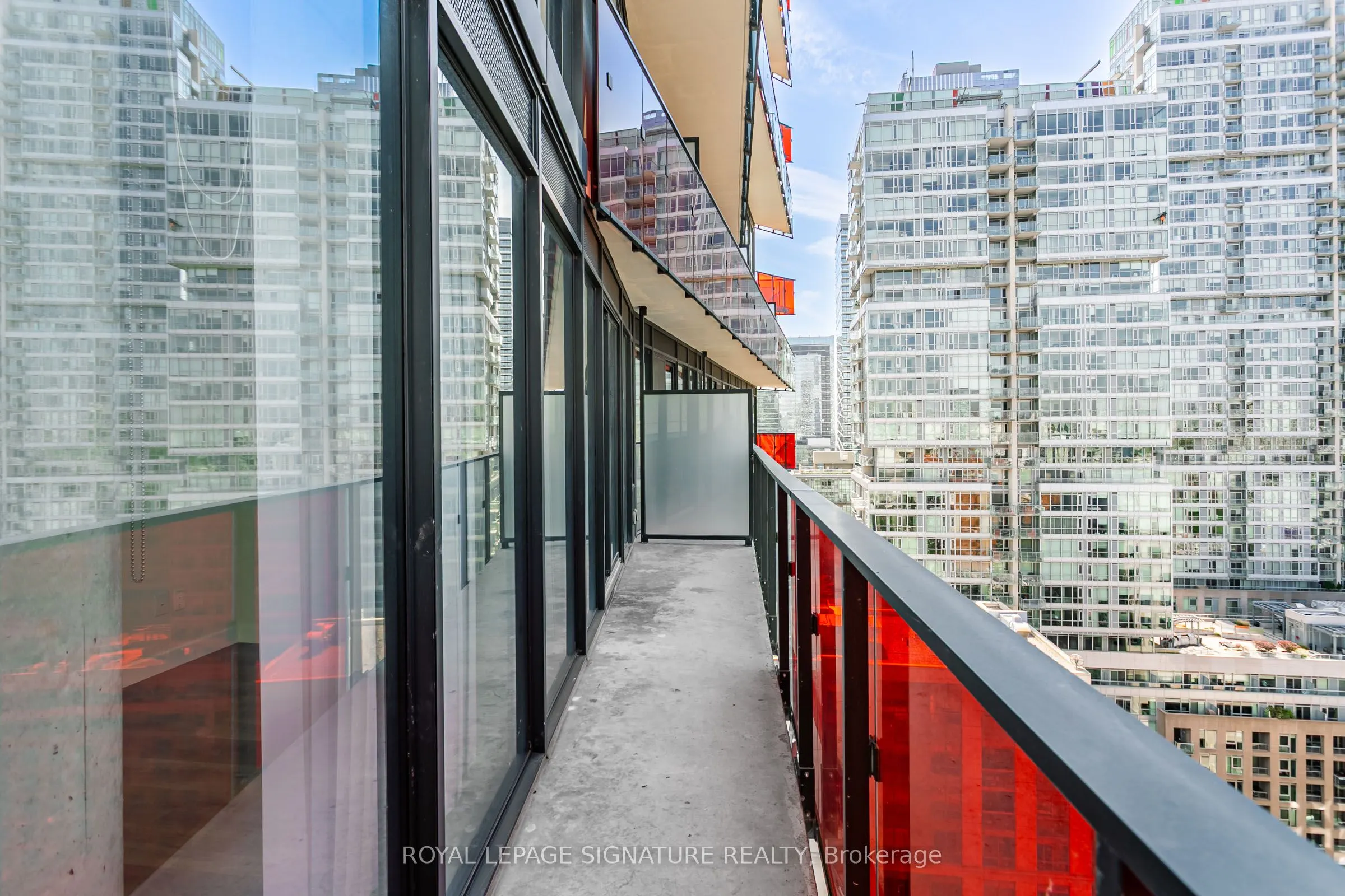 215 Queen Street W, #1805