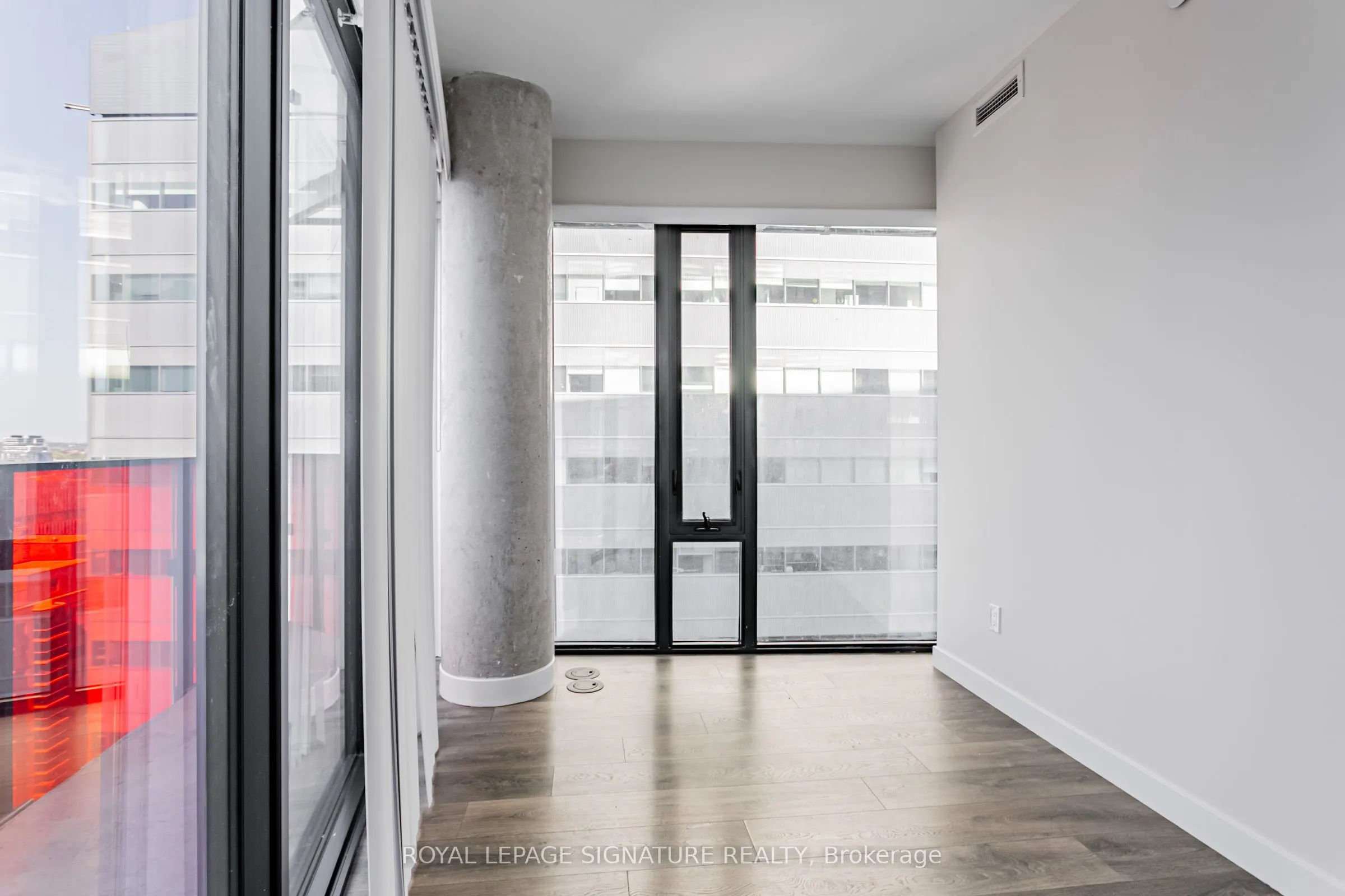 215 Queen Street W, #1805