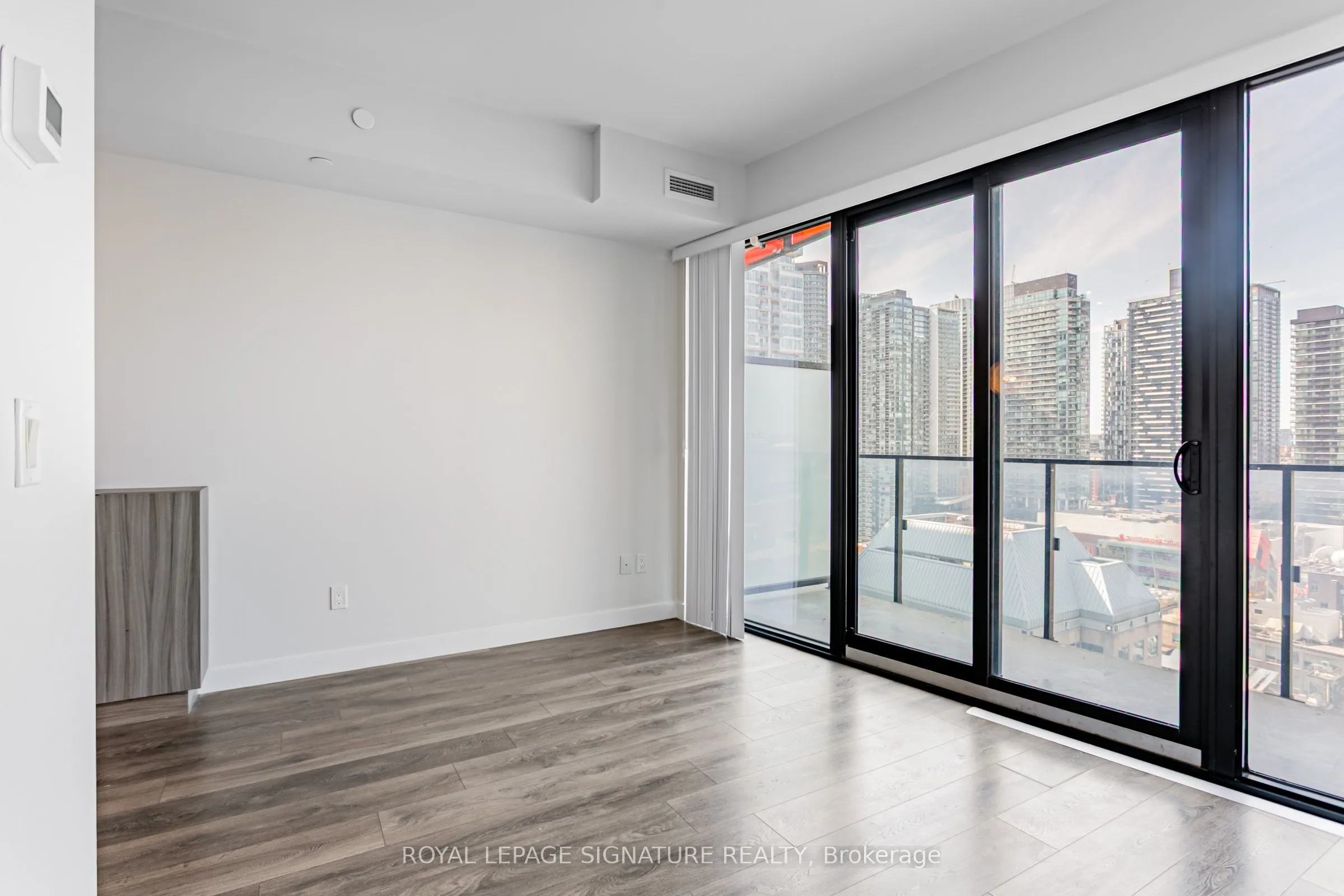 215 Queen Street W, #1805