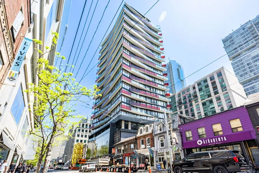 215 Queen Street W, #1805