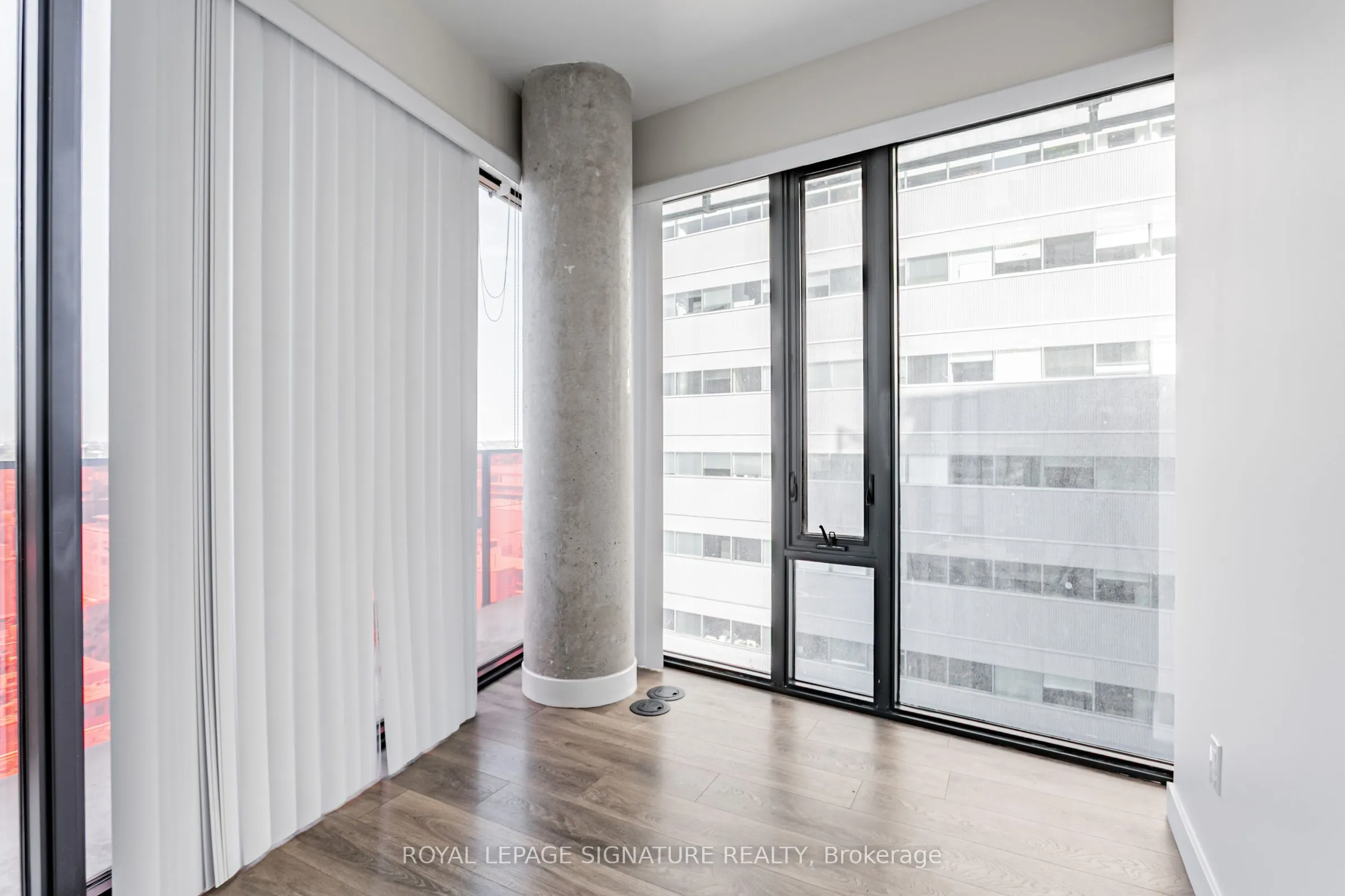 215 Queen Street W, #1805