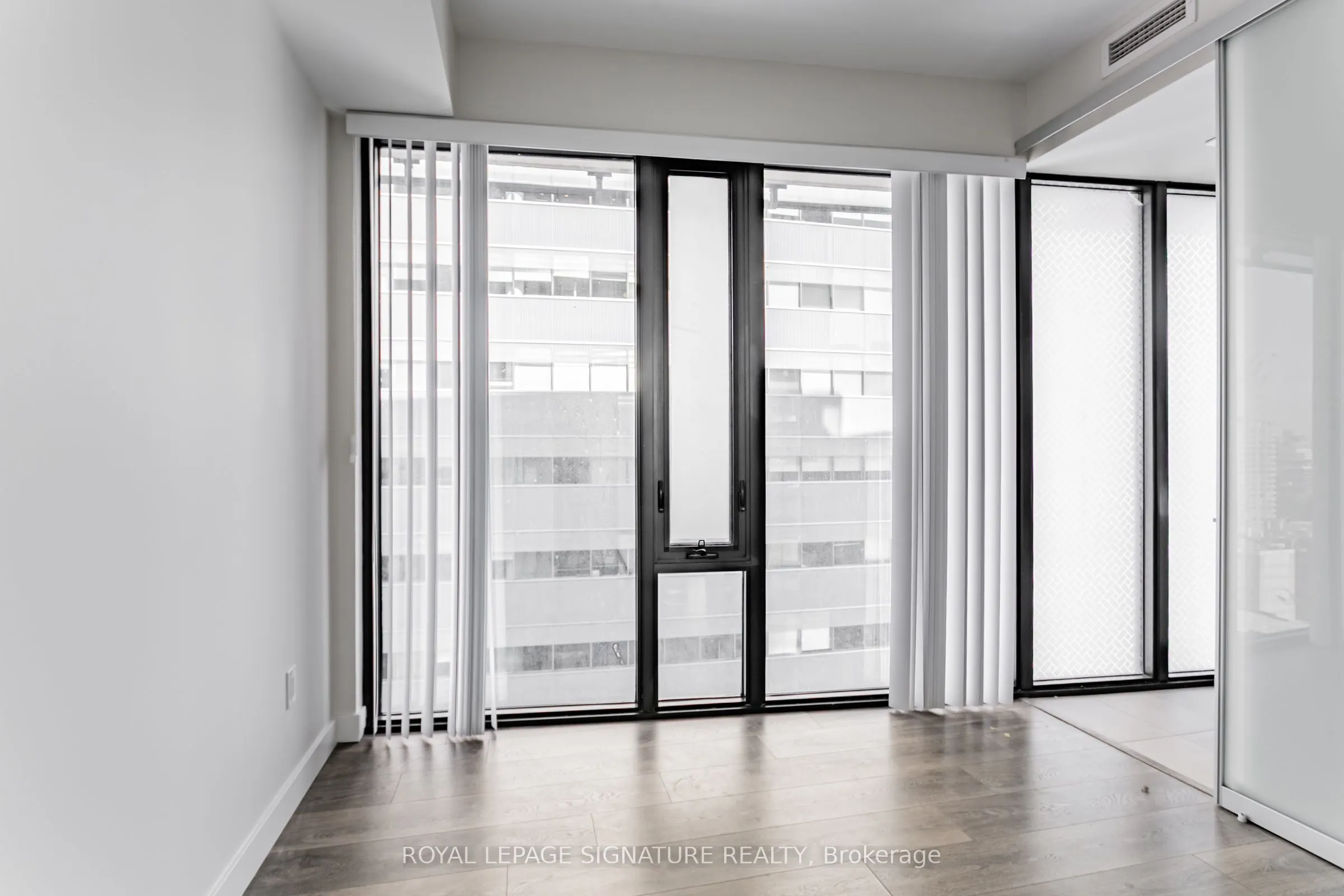 215 Queen Street W, #1805