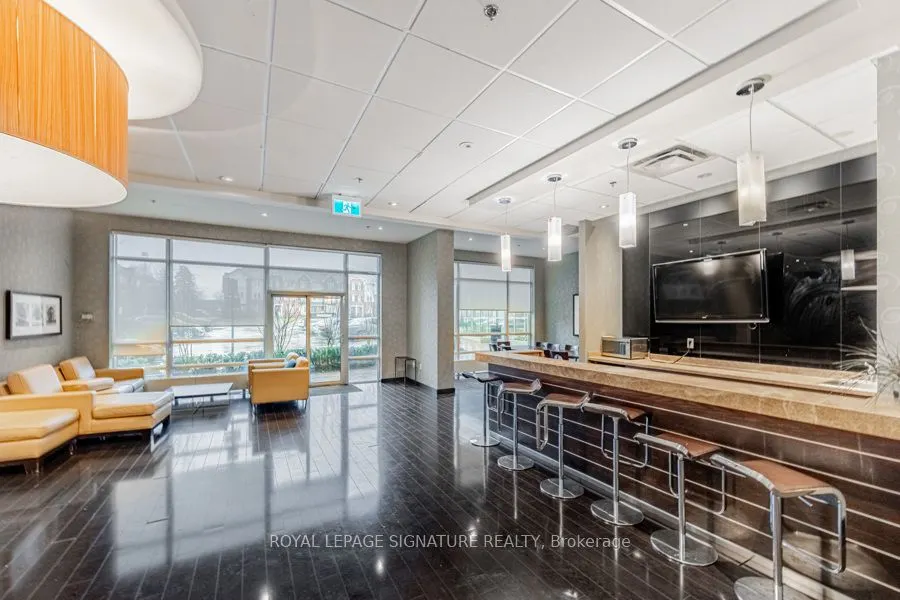 215 Queen Street W, #1805