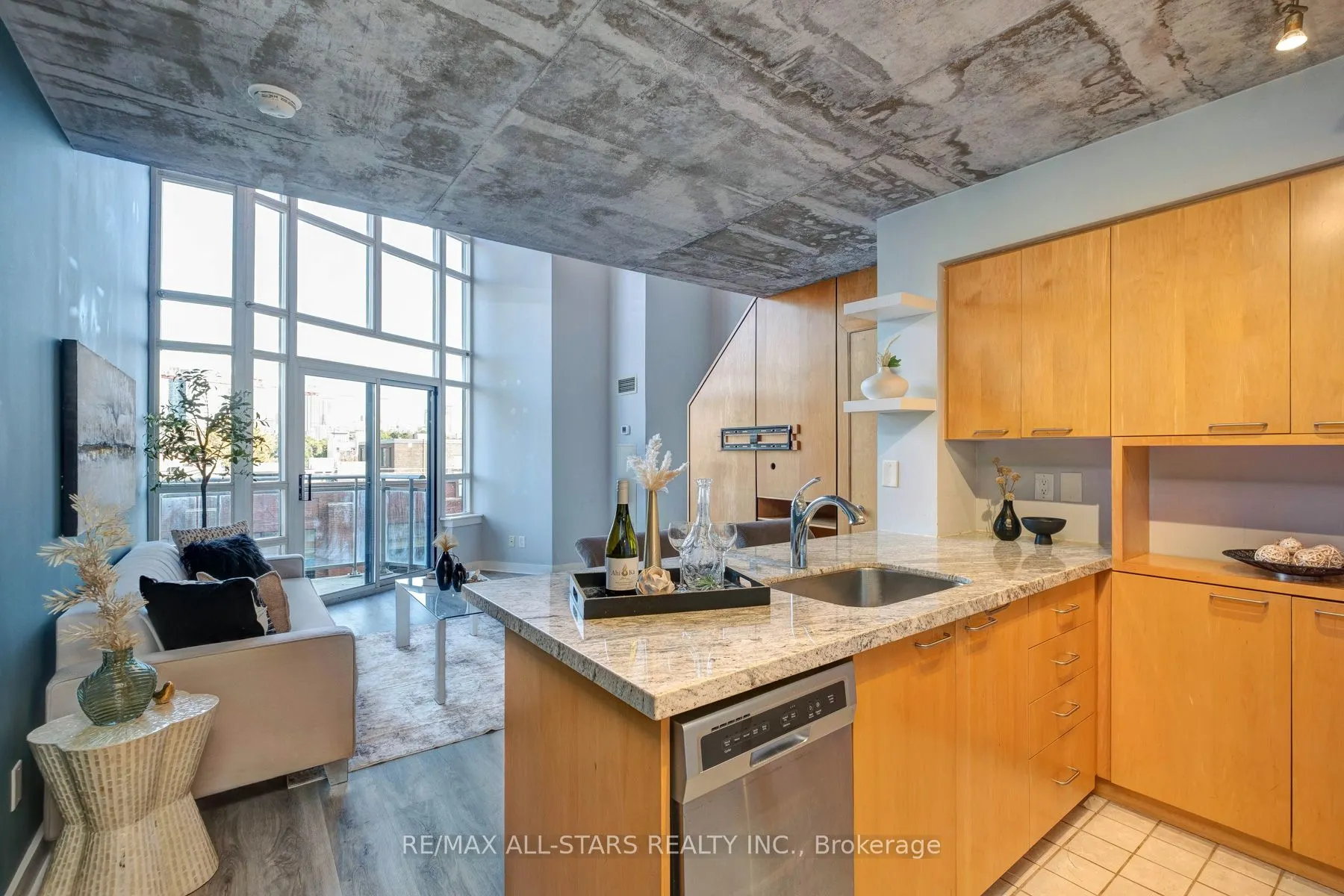 255 Richmond Street E, #409