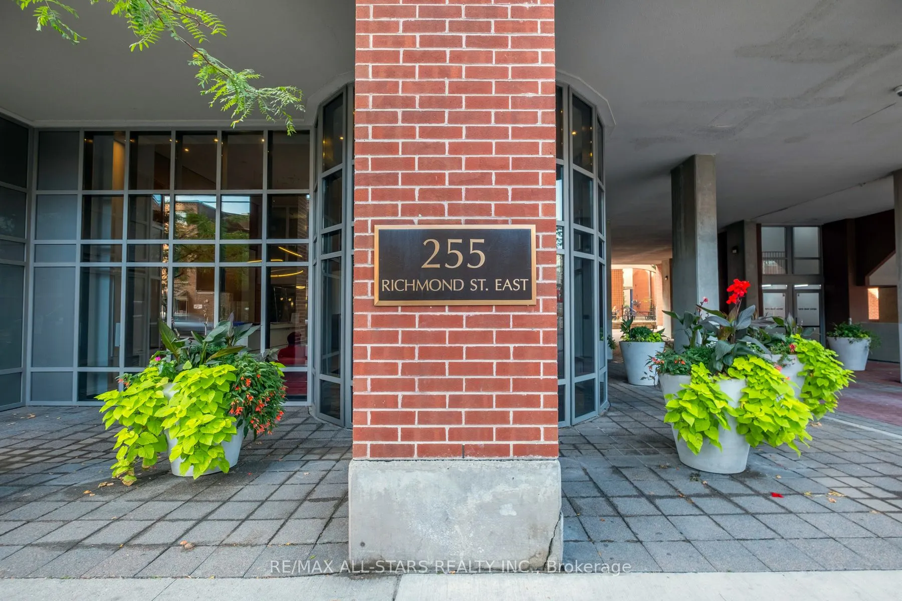255 Richmond Street E, #409