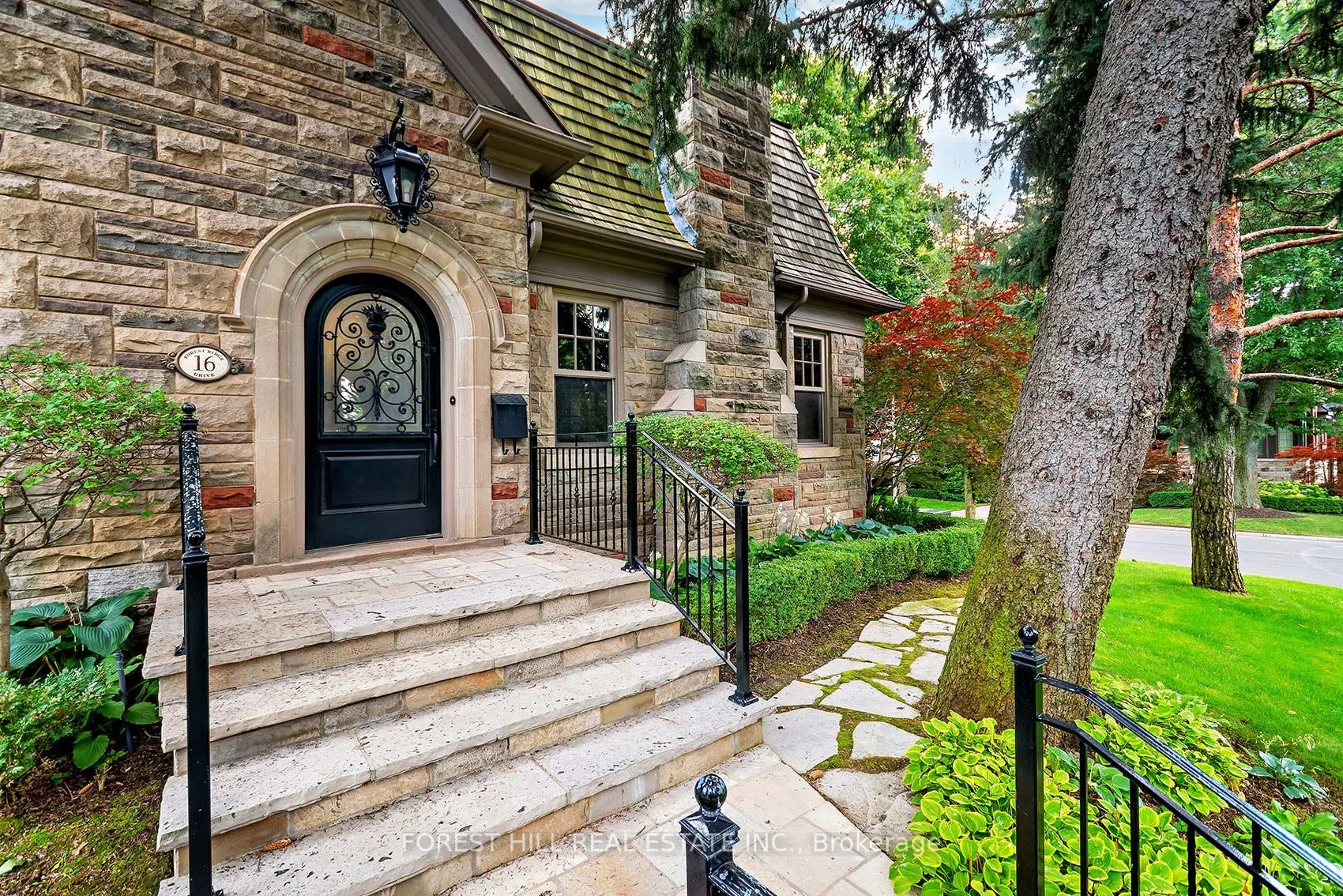 16 Forest Ridge Drive