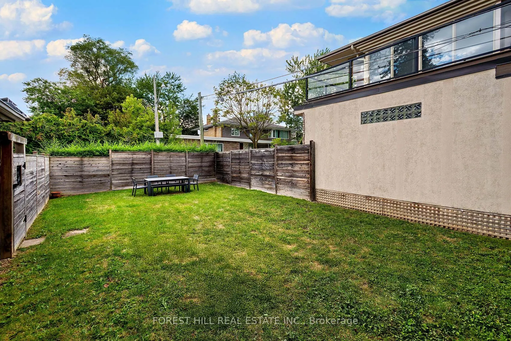 16 Forest Ridge Drive