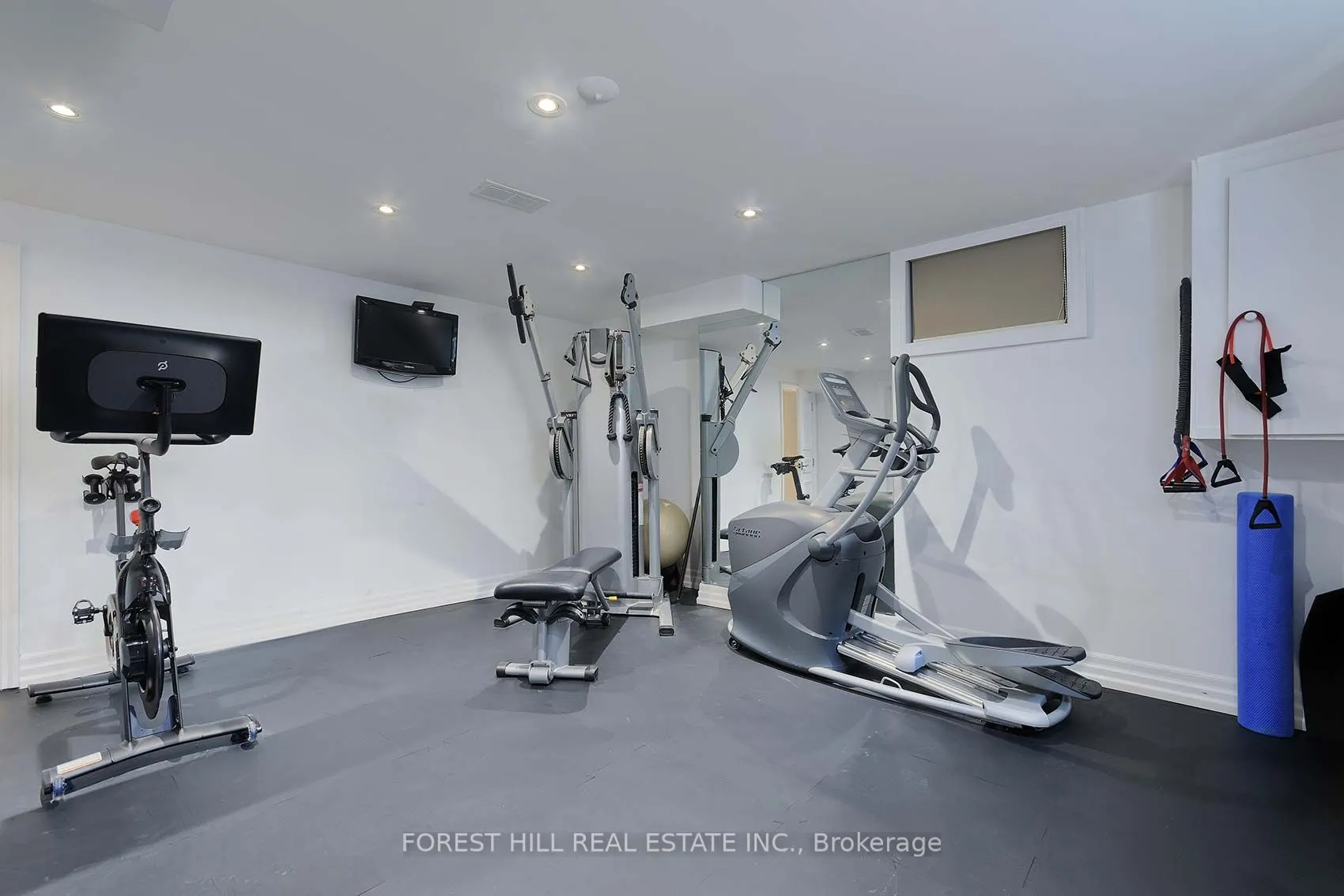 16 Forest Ridge Drive