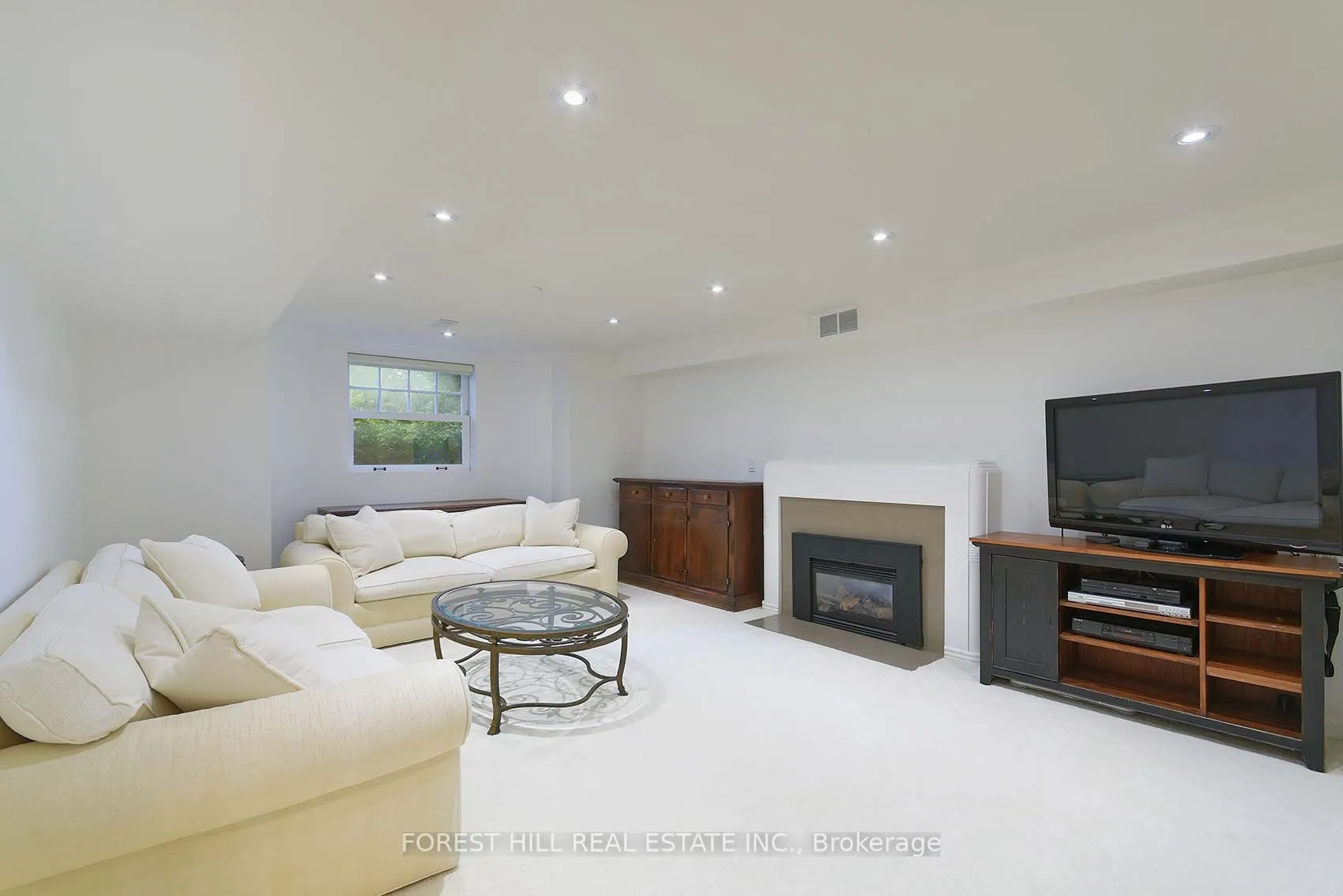 16 Forest Ridge Drive