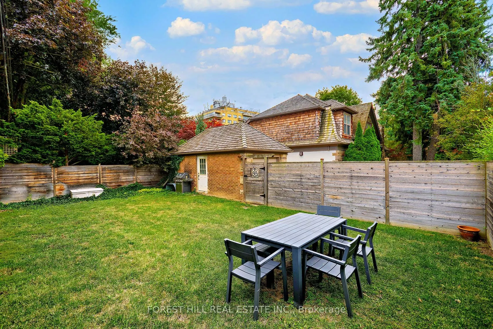 16 Forest Ridge Drive