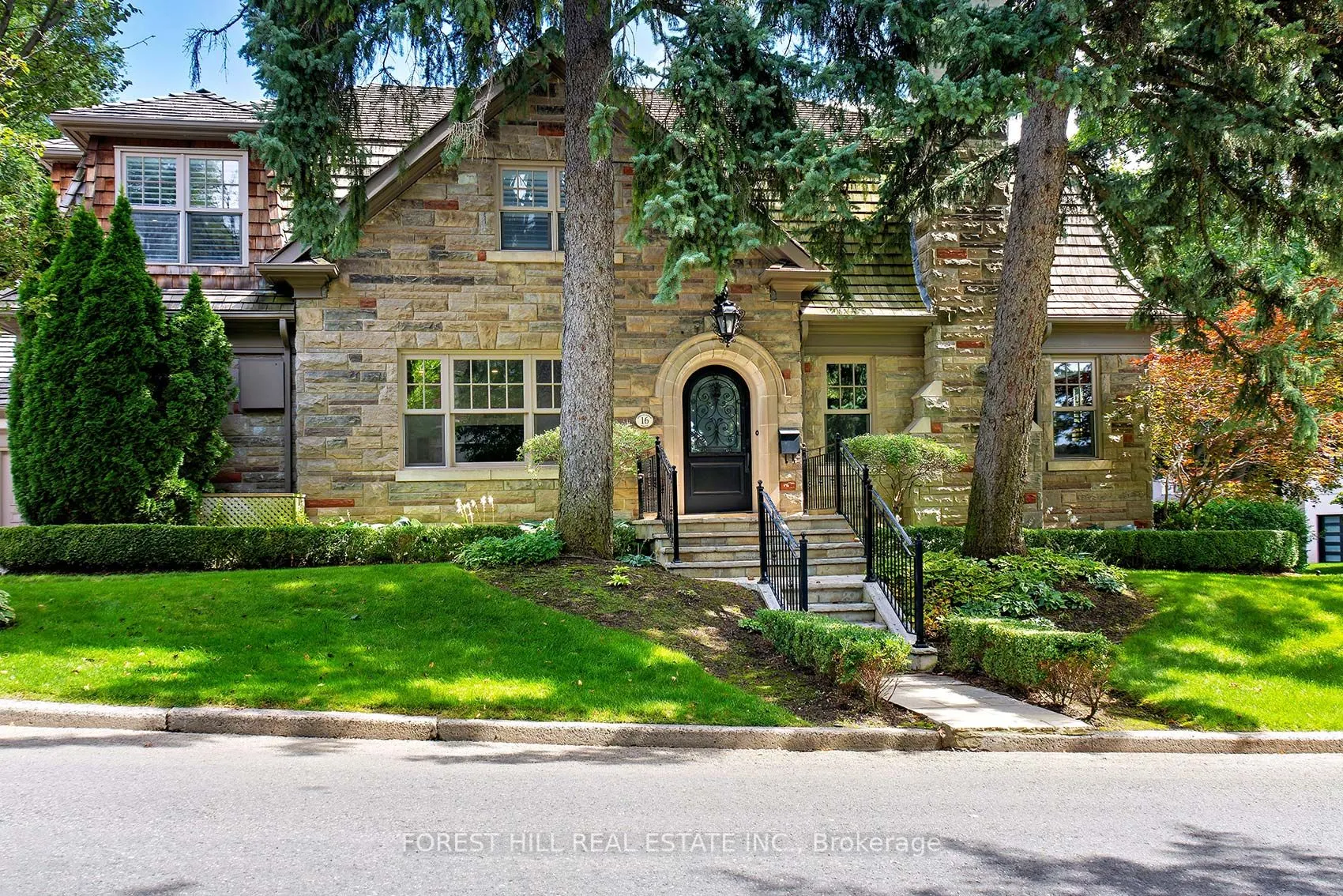 16 Forest Ridge Drive