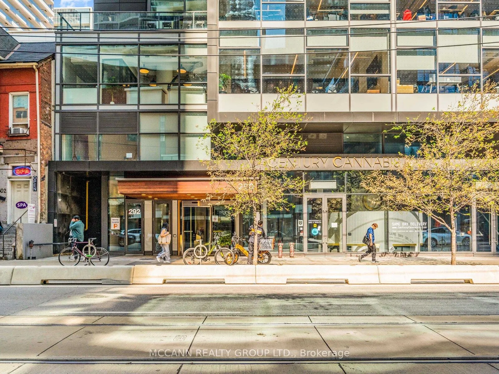 290 Adelaide Street W