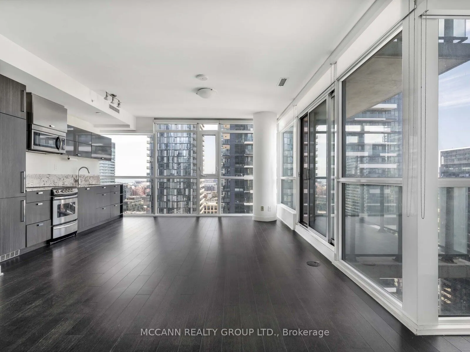290 Adelaide Street W