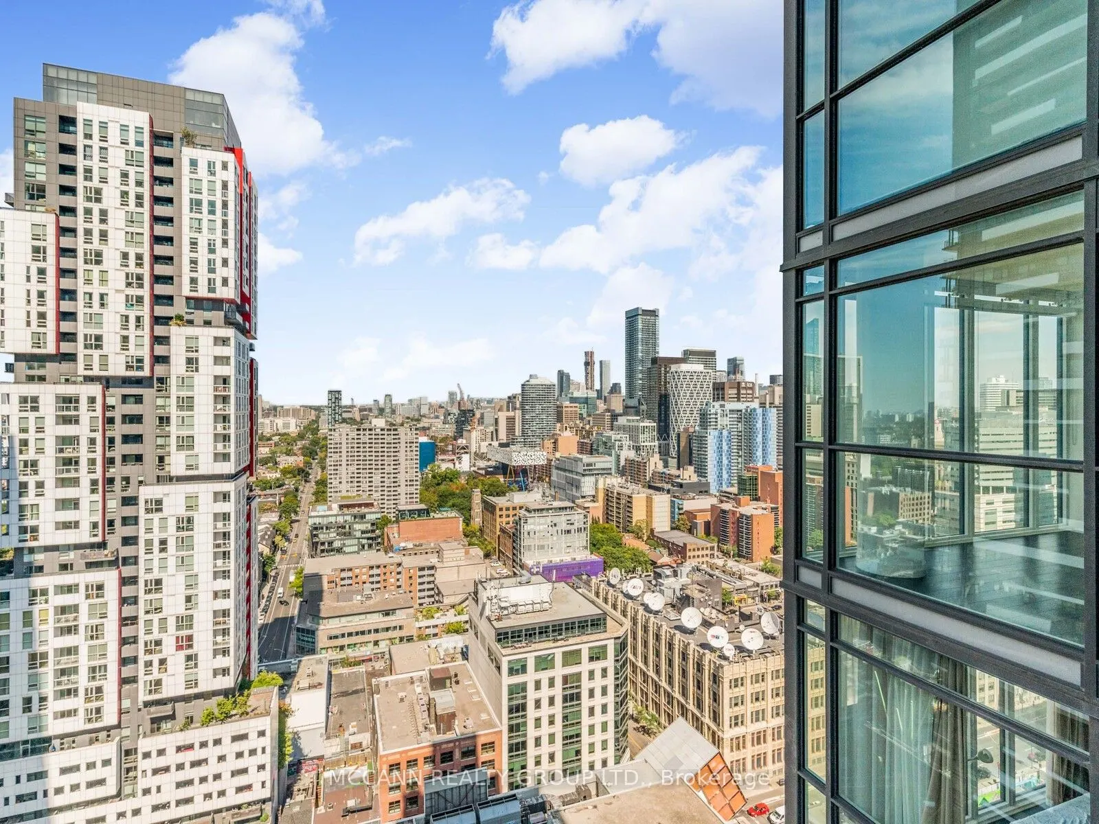 290 Adelaide Street W