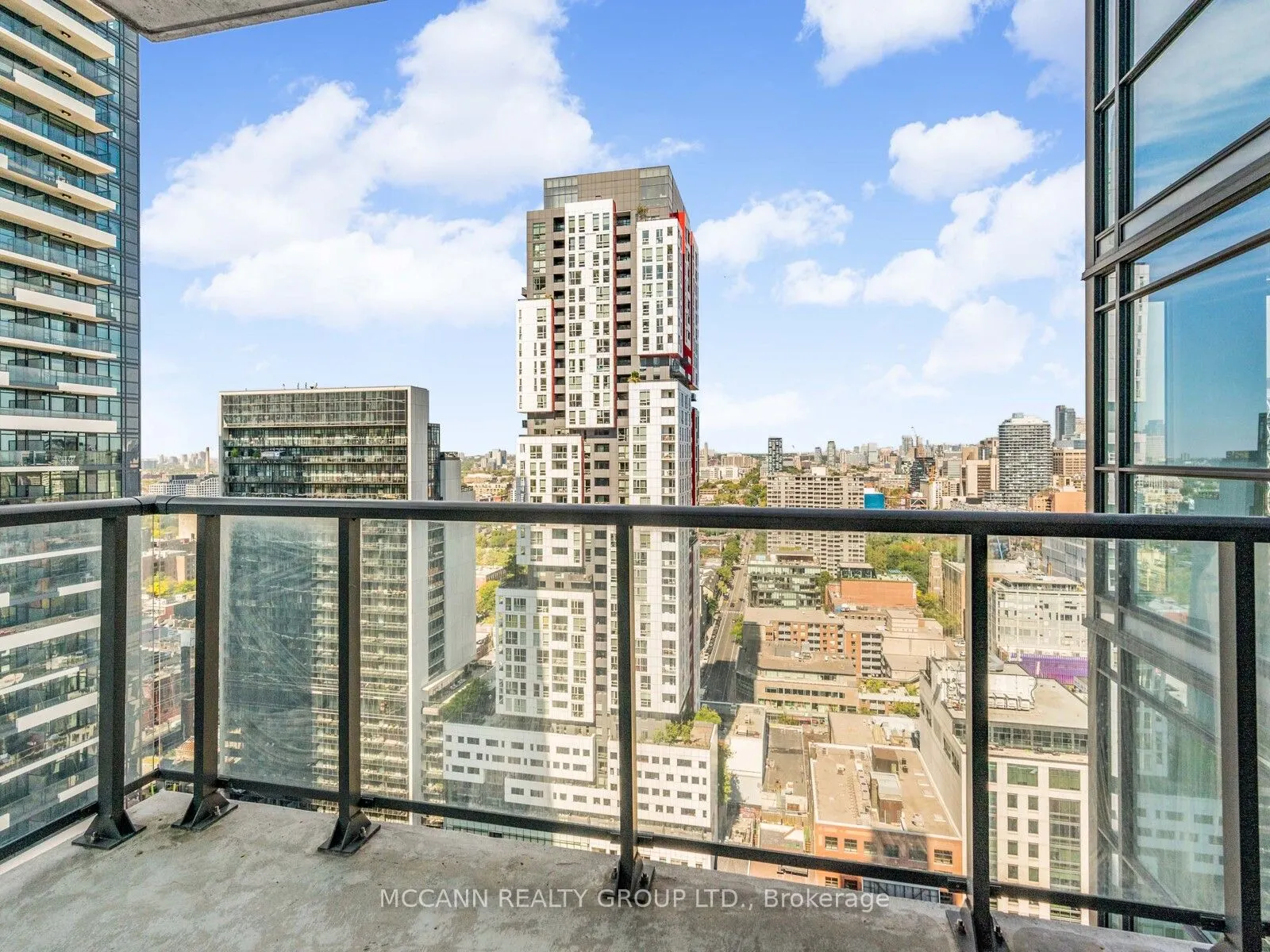 290 Adelaide Street W