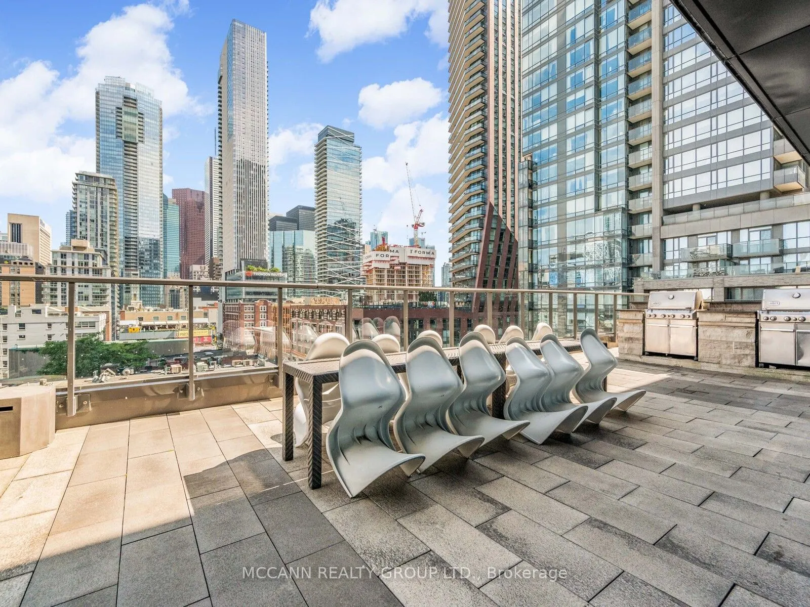 290 Adelaide Street W