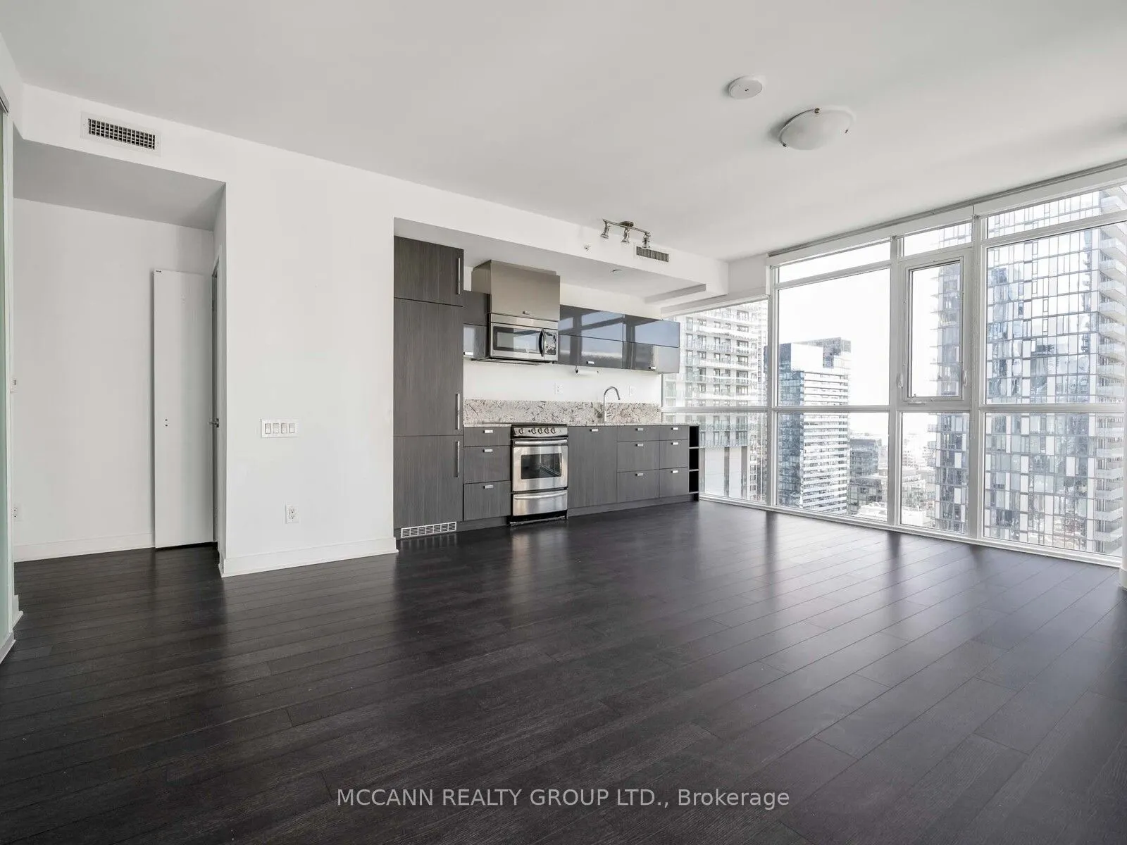 290 Adelaide Street W
