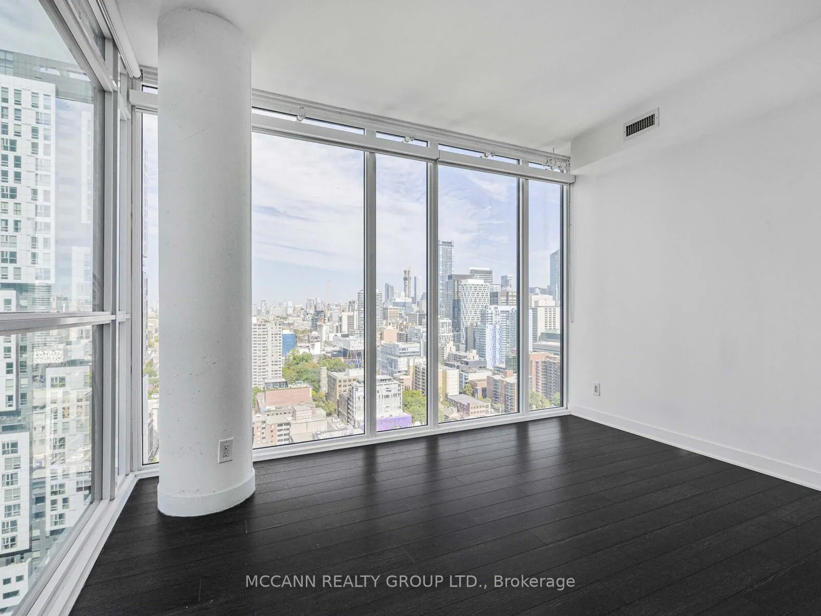 290 Adelaide Street W
