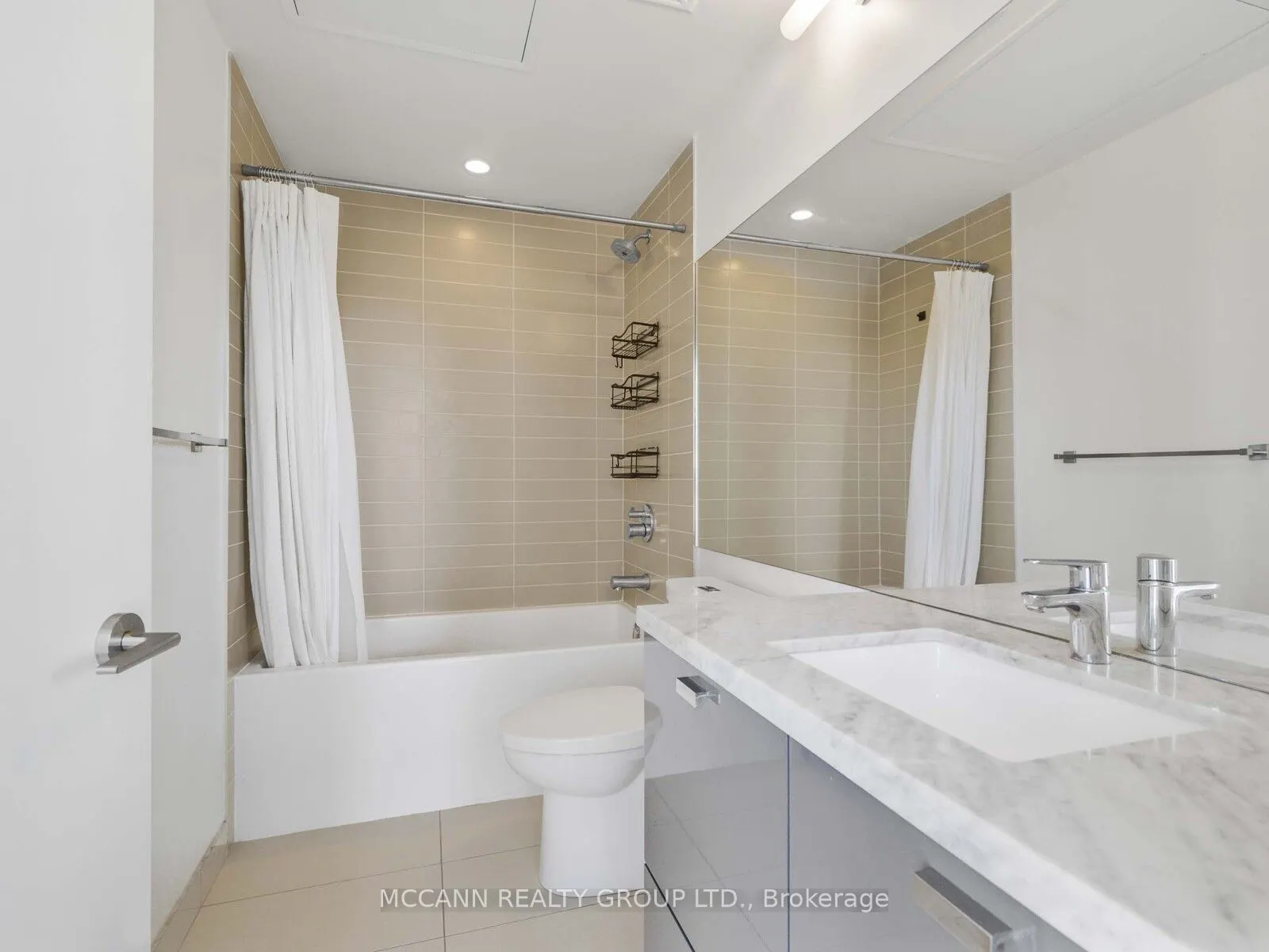 290 Adelaide Street W