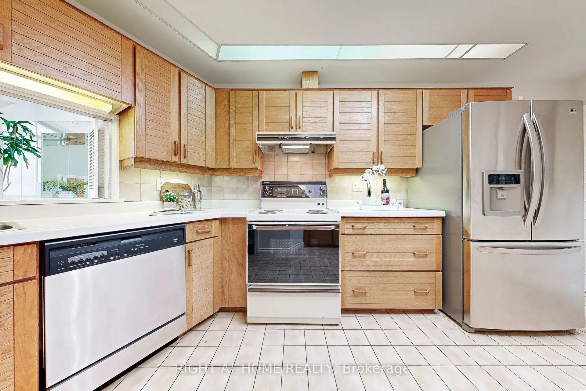 85 Skymark Drive, #PH1