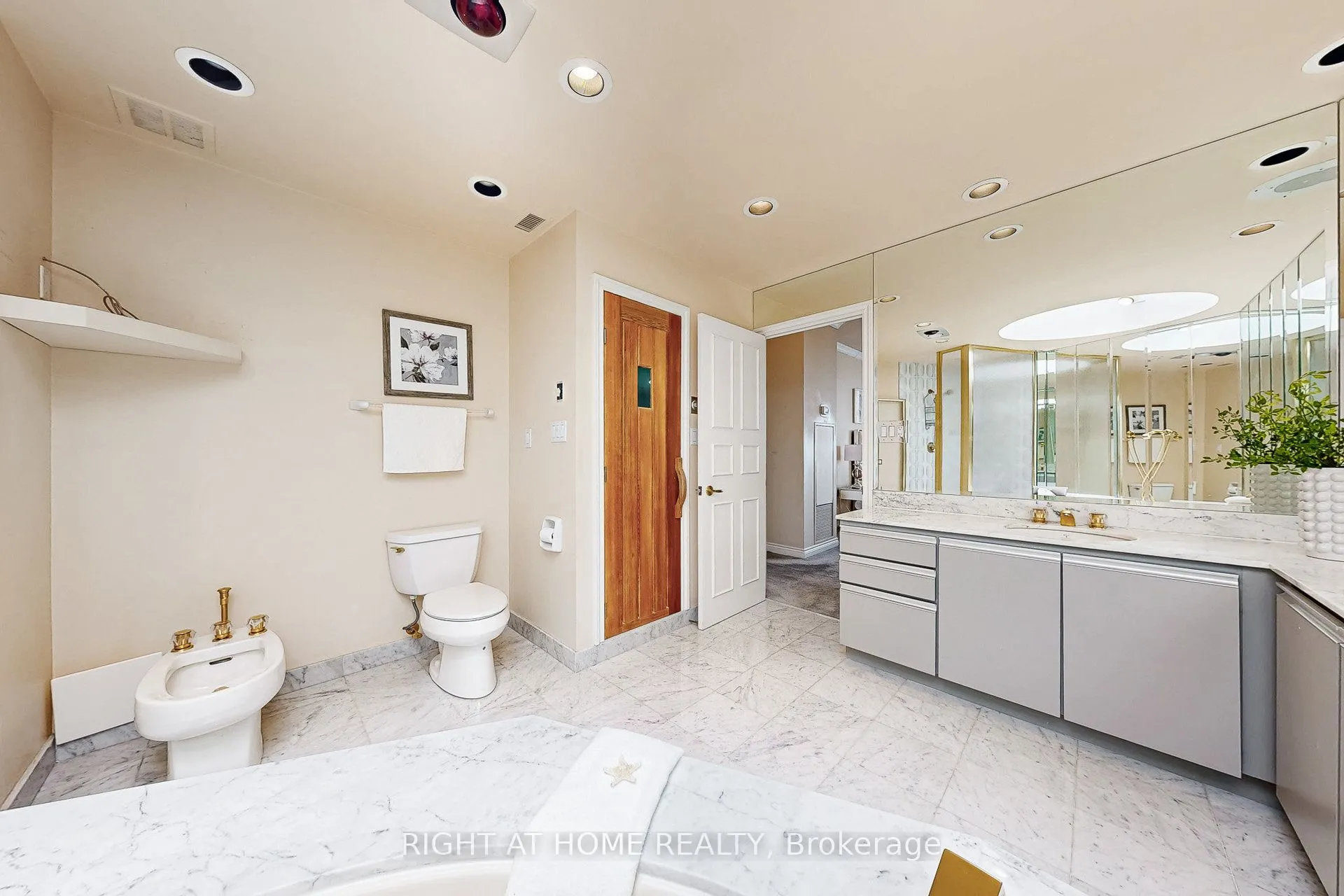 85 Skymark Drive, #PH1