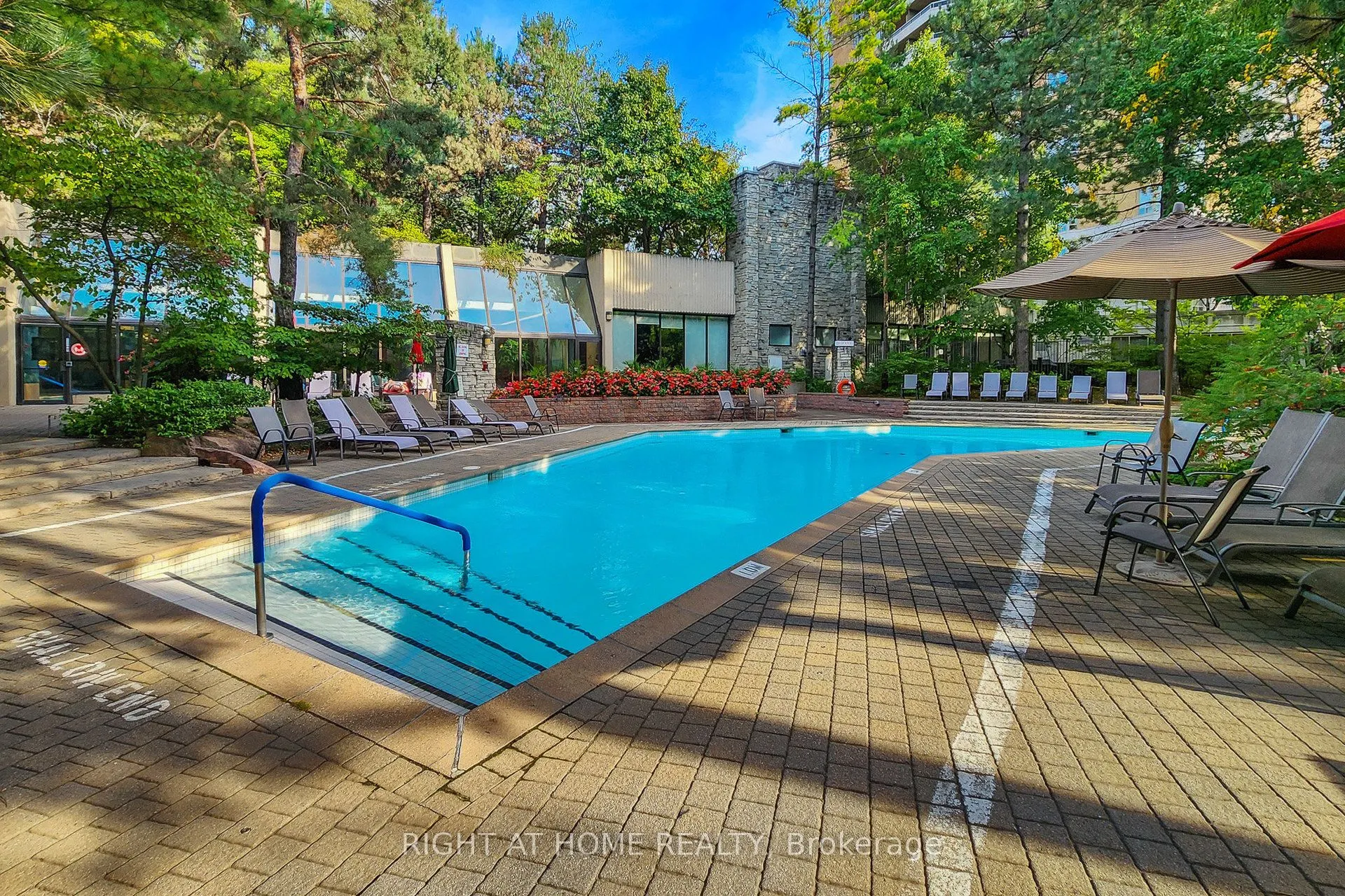85 Skymark Drive, #PH1