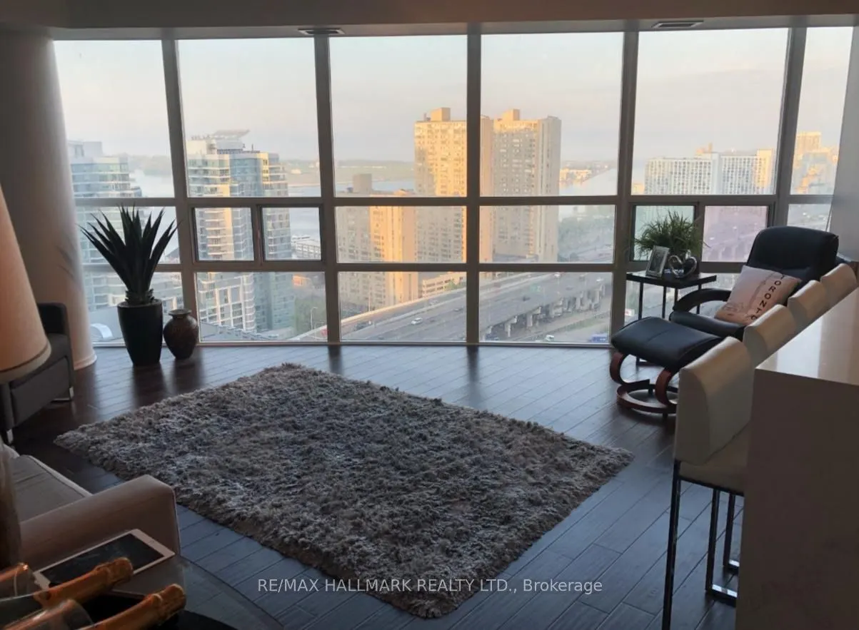 30 Grand Trunk Crescent, #3211