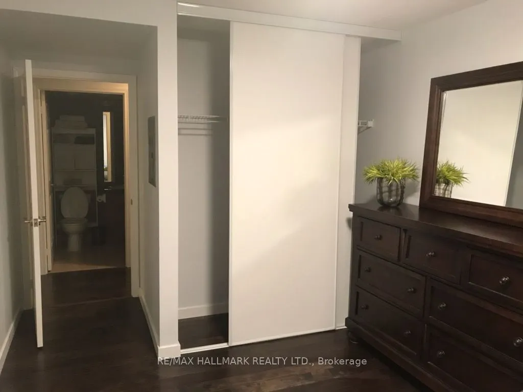 30 Grand Trunk Crescent, #3211