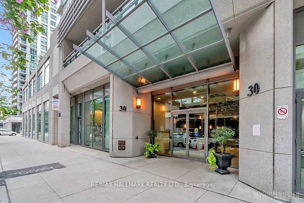 30 Grand Trunk Crescent, #3211