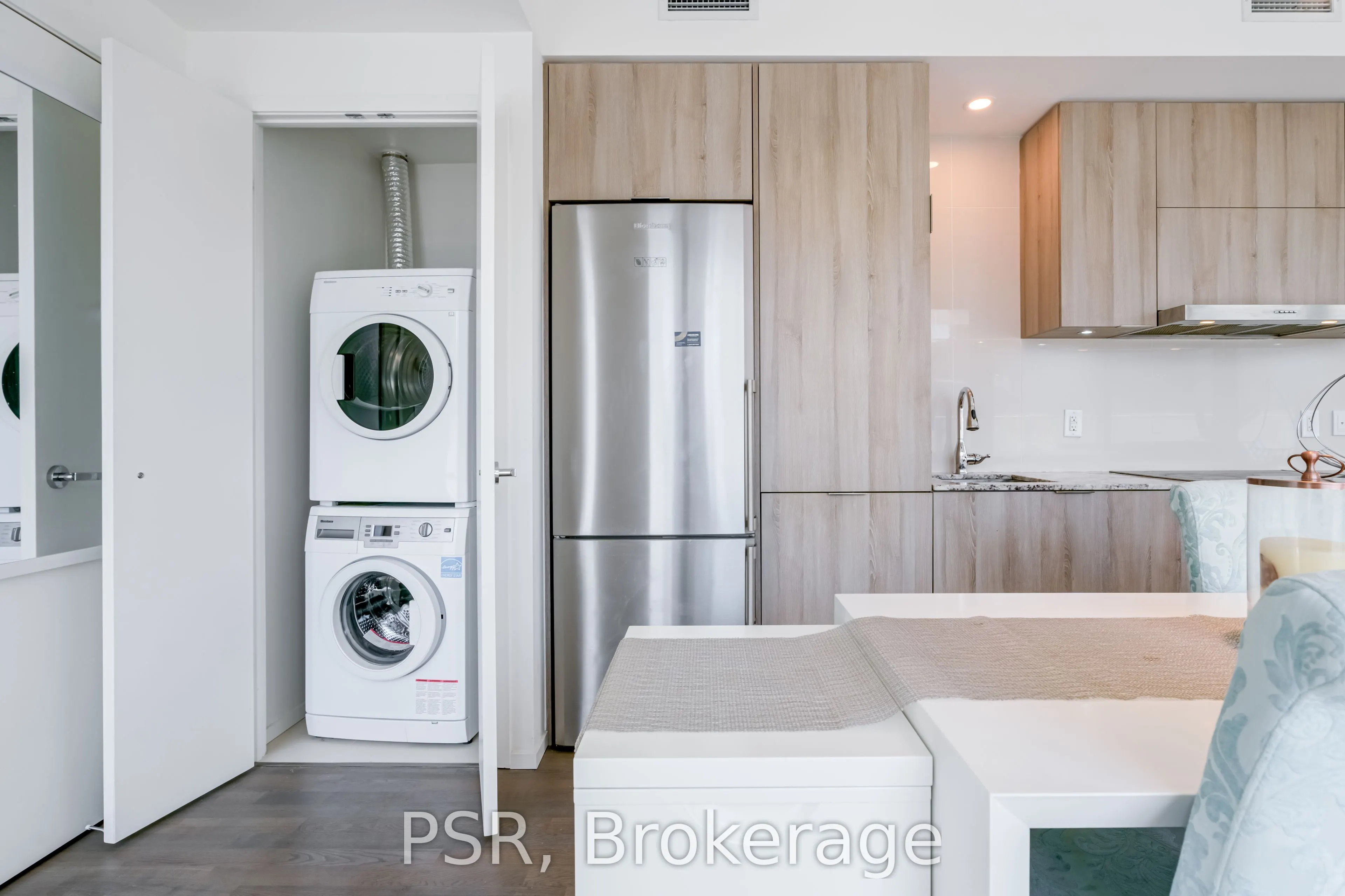 1 Bloor Street E, #410