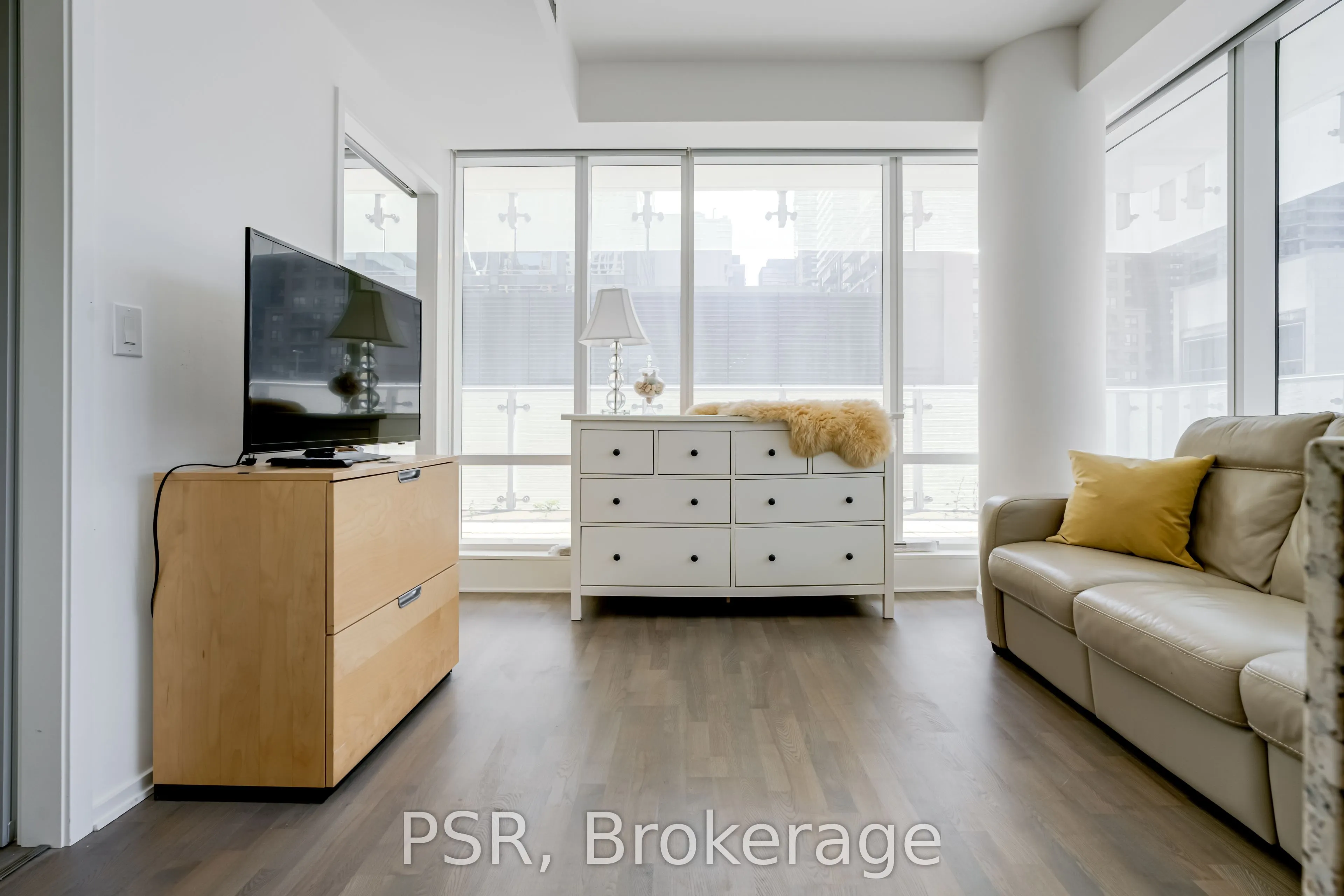 1 Bloor Street E, #410