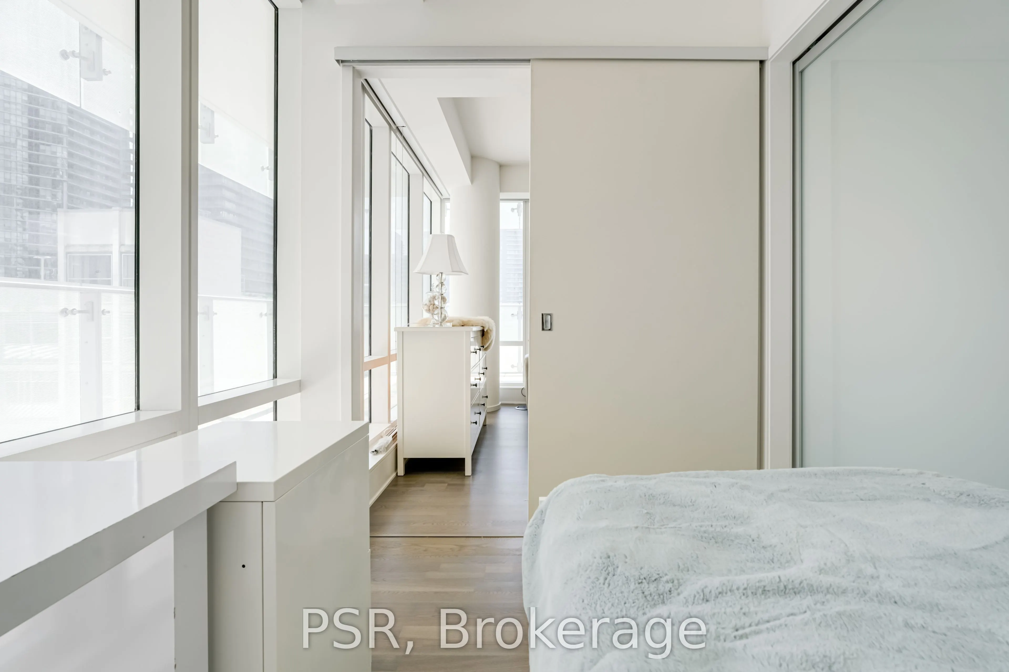 1 Bloor Street E, #410