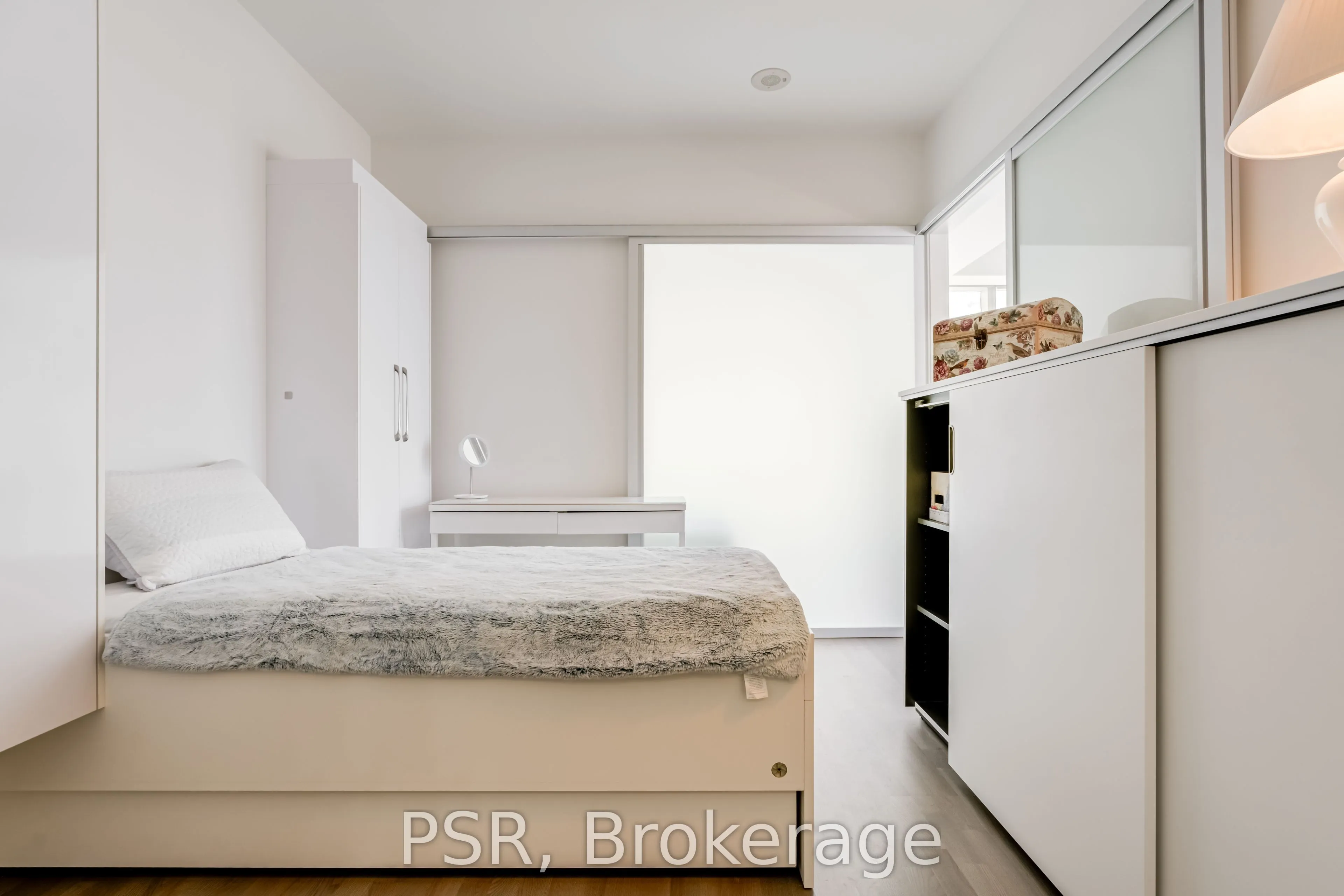 1 Bloor Street E, #410